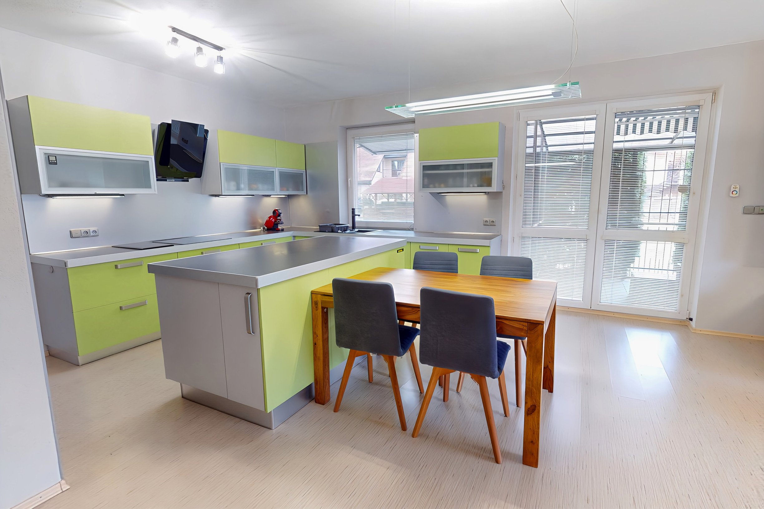 ALTERNATÍVA RD! VEĽKÝ 4-izbový (148 m2) byt s terasou, Ferčekovce SNV