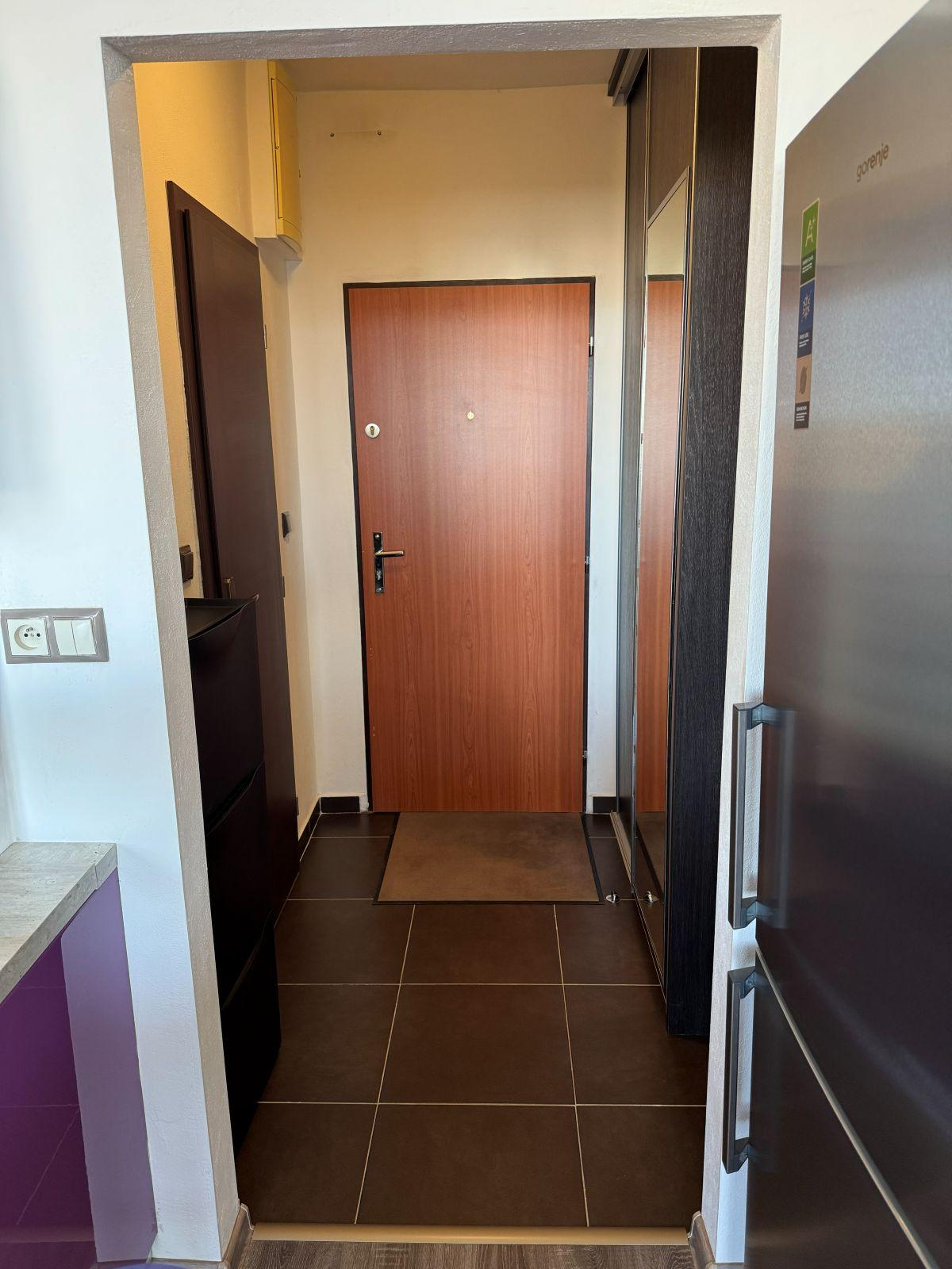 Prenájom 2-izbového bytu s loggiou, pivnicou a klimatizáciou