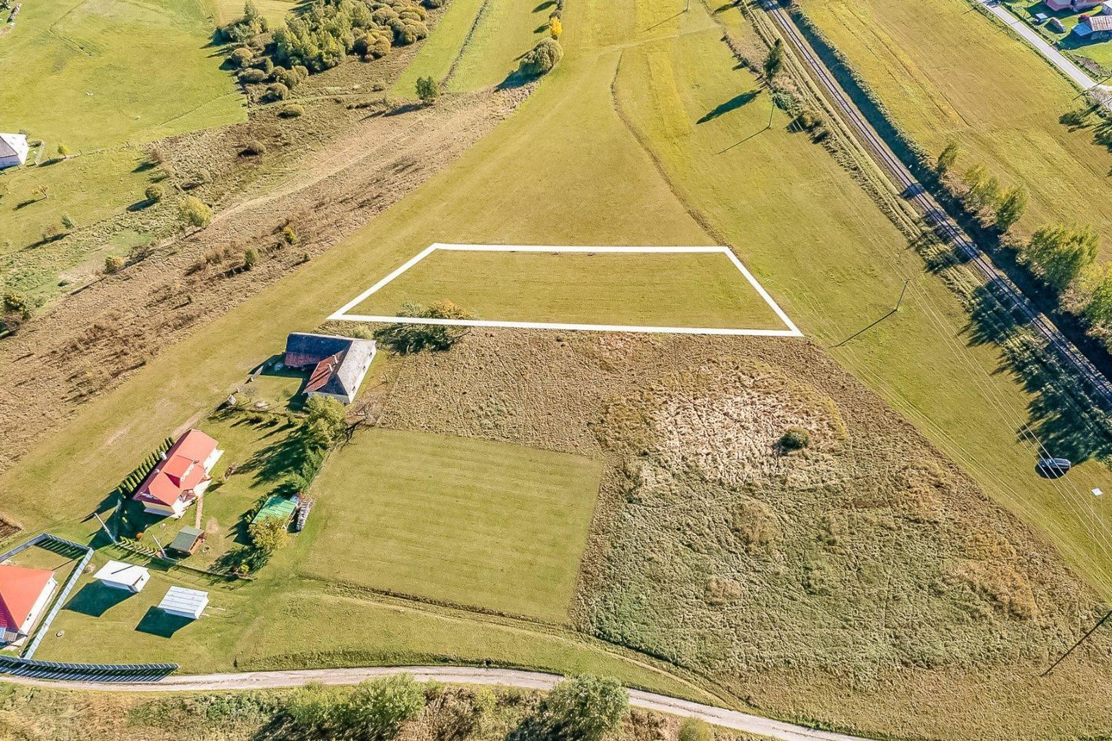 Atraktívny rekreačný pozemok (2221 m2) Tretí Hámor