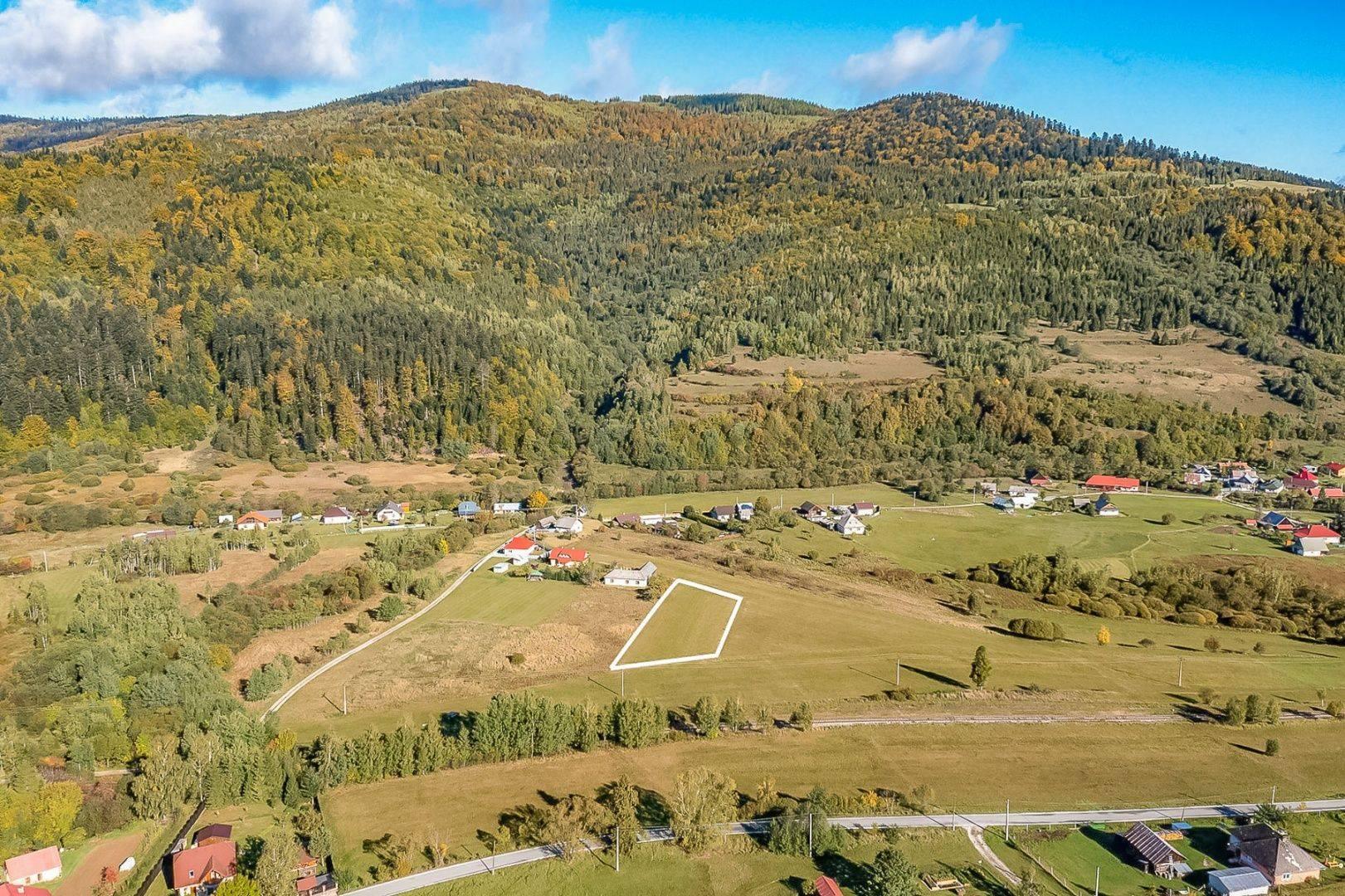 Atraktívny rekreačný pozemok (2221 m2) Tretí Hámor