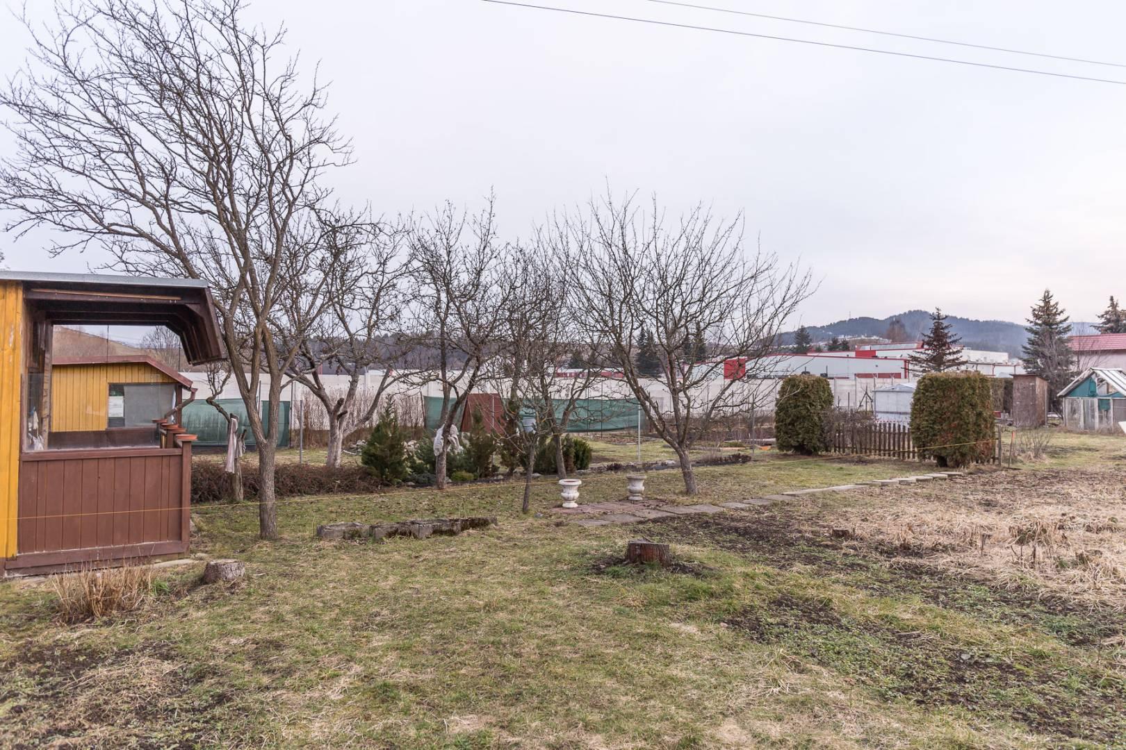 Záhrada (266 m2) s chatkou, Spišská Nová Ves