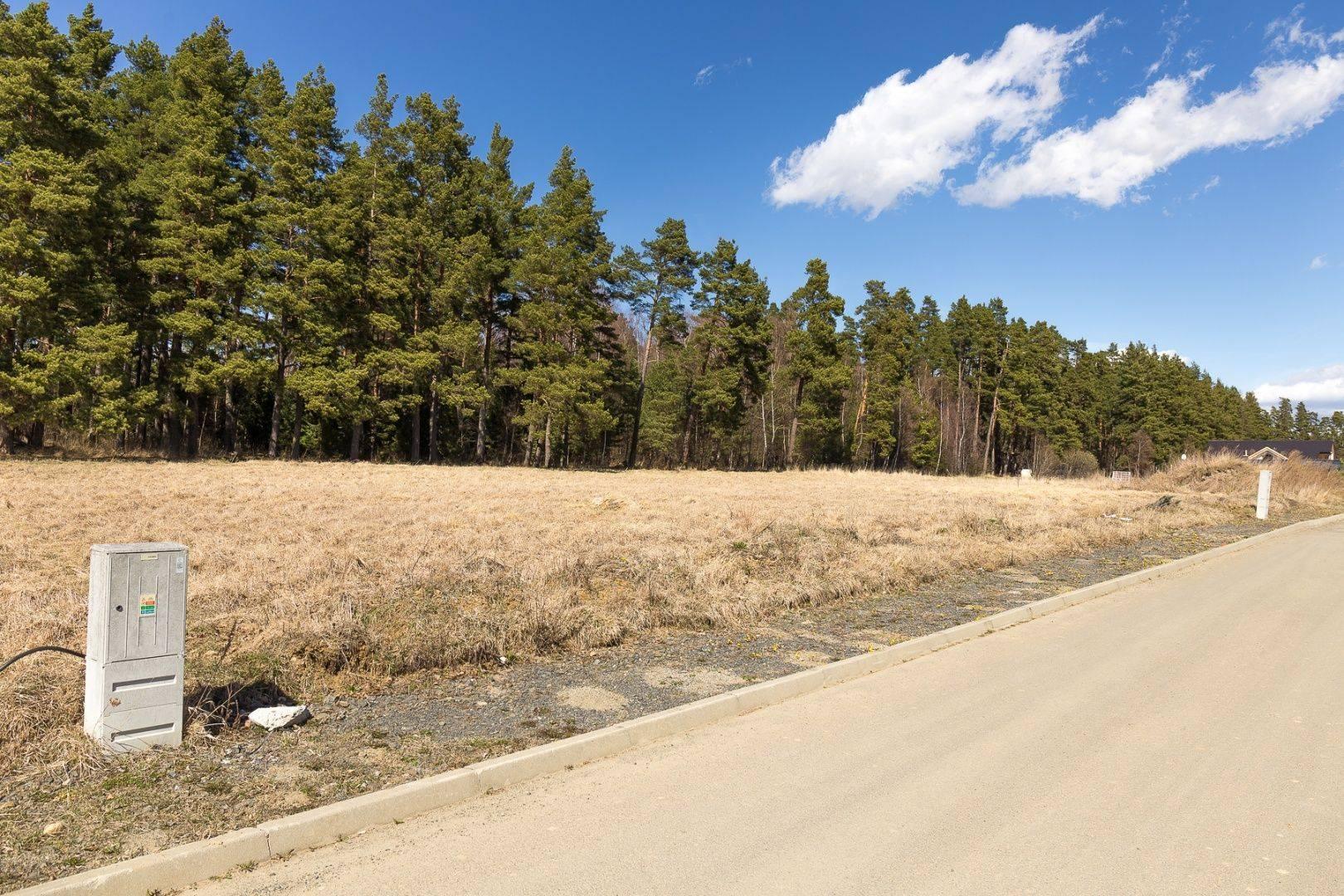 Pozemok pri lese (1441 m2), Veľká Lomnica