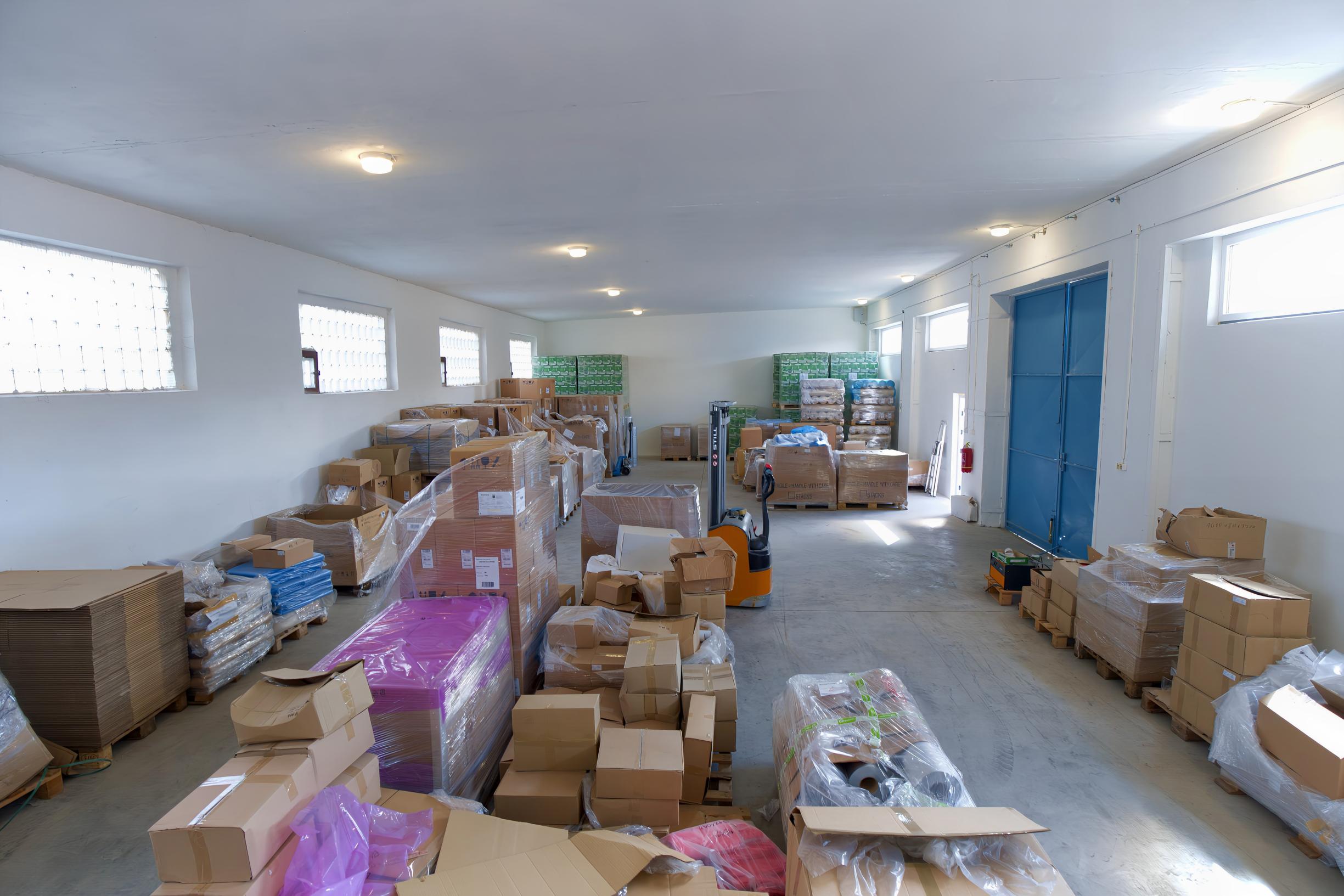 PRENÁJOM! Hala (189 m2) s kanceláriou (48 m2), AREÁL ZÁPAD SNV