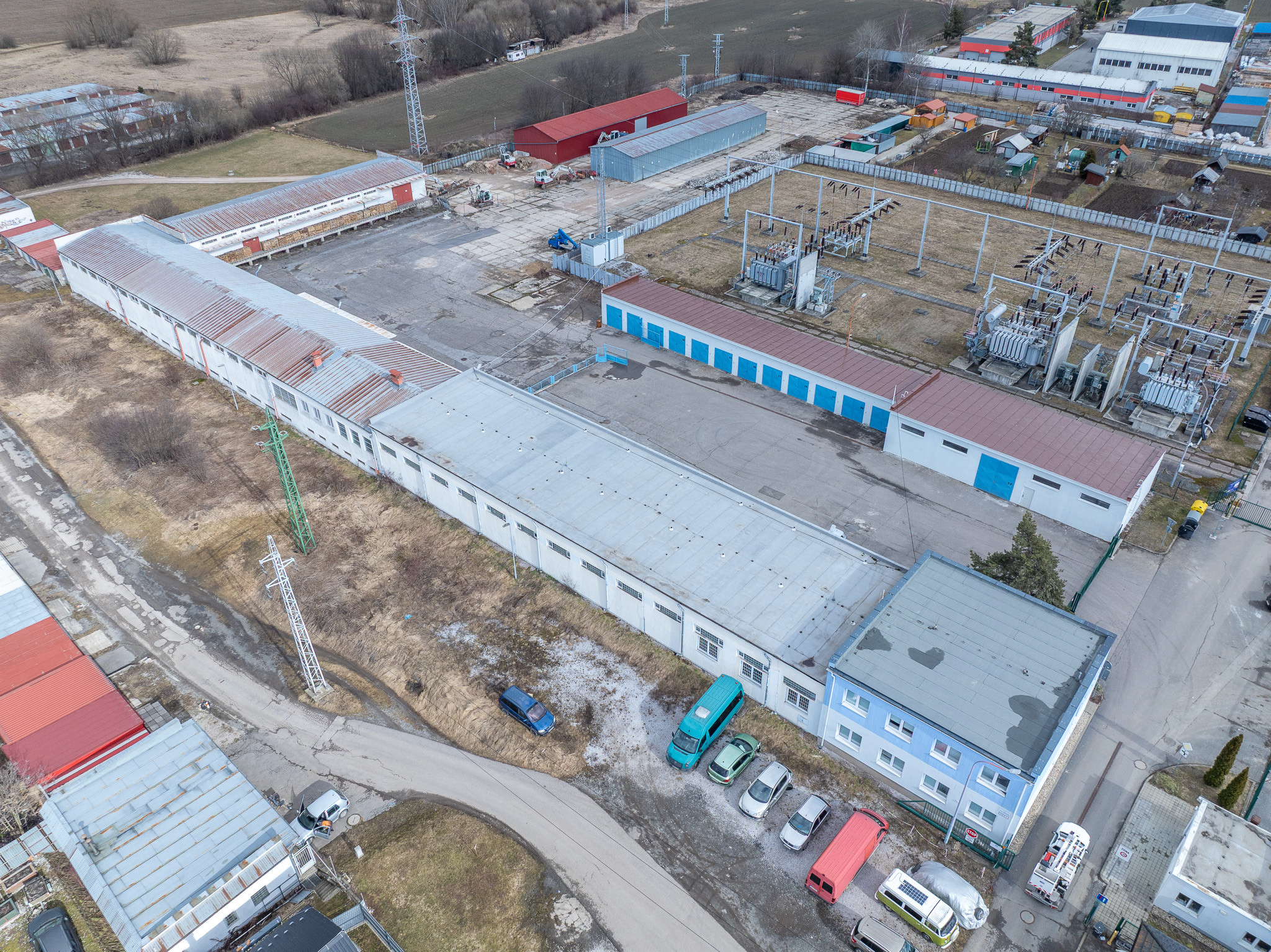 PRENÁJOM! Hala (189 m2) s kanceláriou (48 m2), AREÁL ZÁPAD SNV