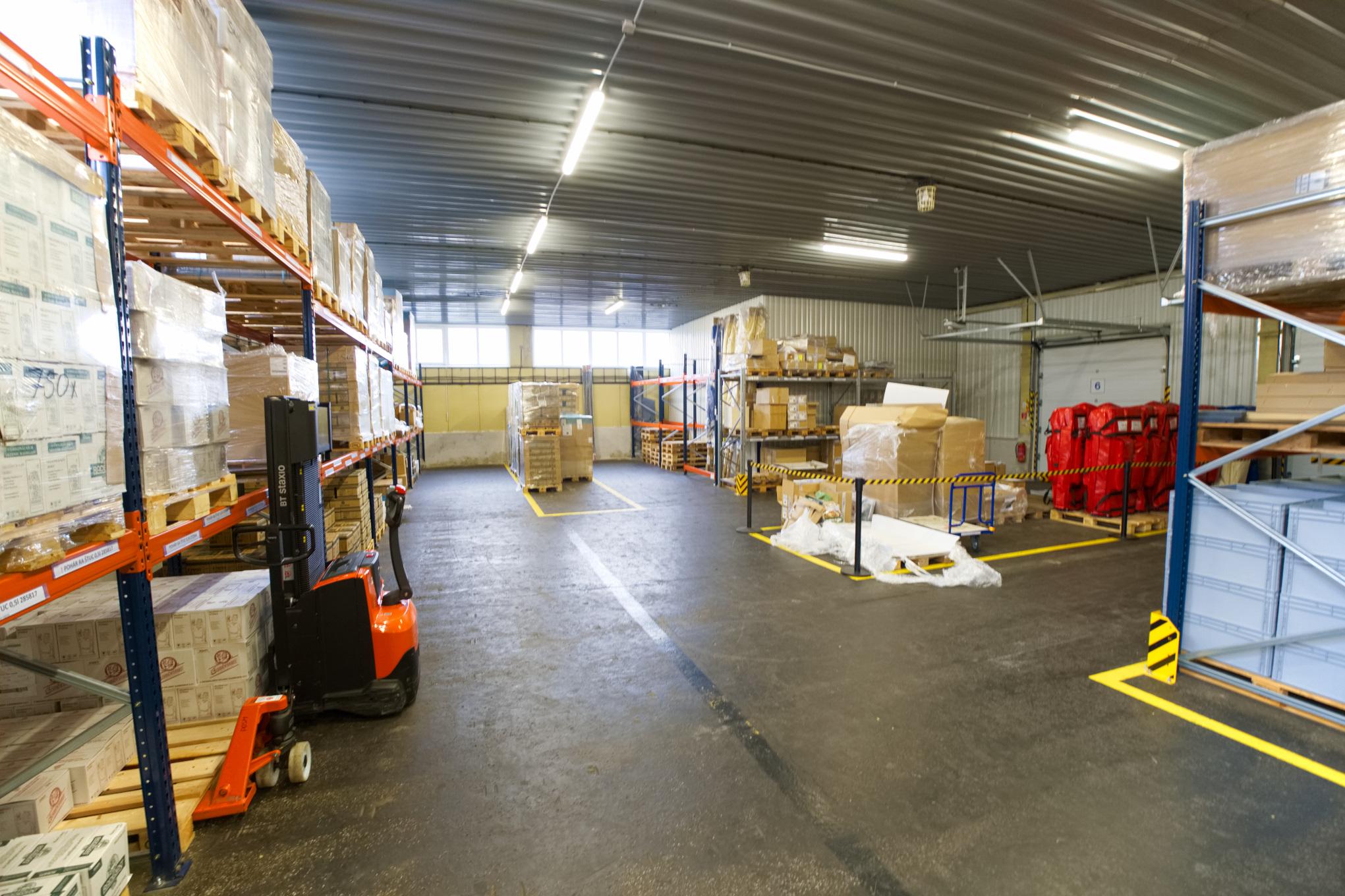 PRENÁJOM! Skladová hala (705 m2) s admin. časťou a asfaltovou plochou