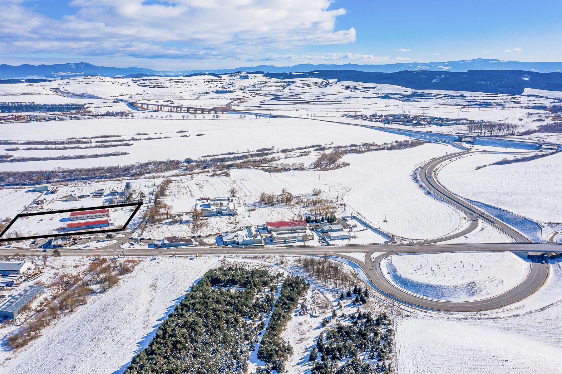 PRENÁJOM! Hala (702 m2) podnikateľský areál pri diaľnici Levoča