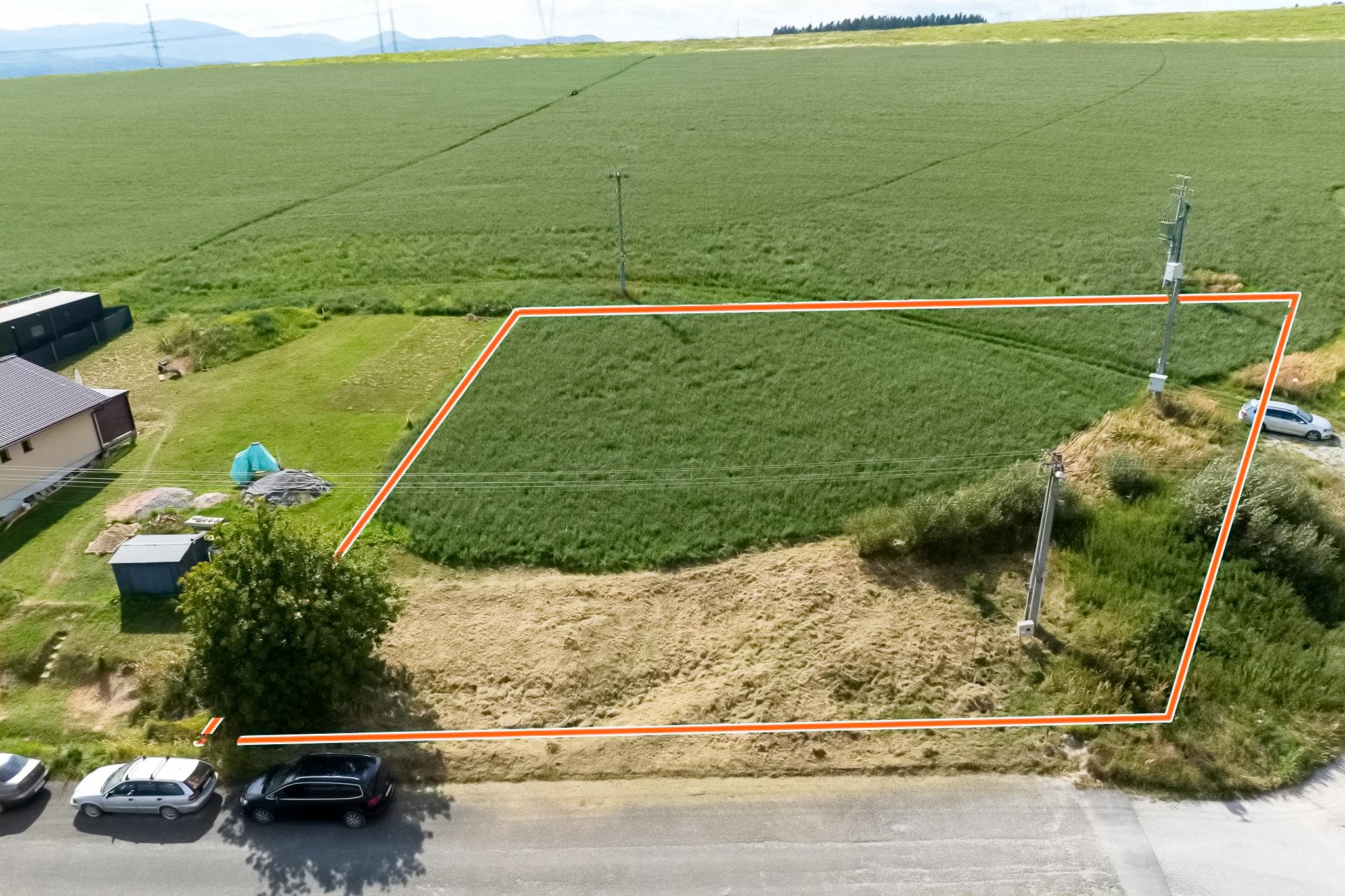Pozemok (1948 m2) vhodný aj pre developera Danišovce