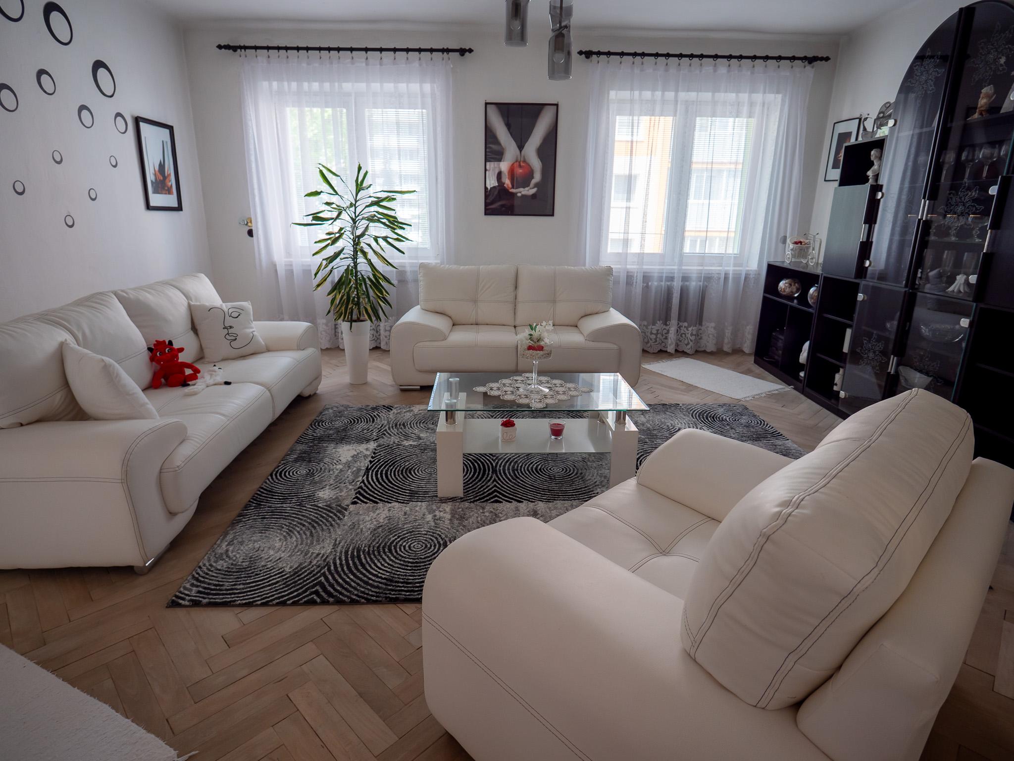 3-izbový, nadštandardne veľký byt s balkónom -  Krompachy