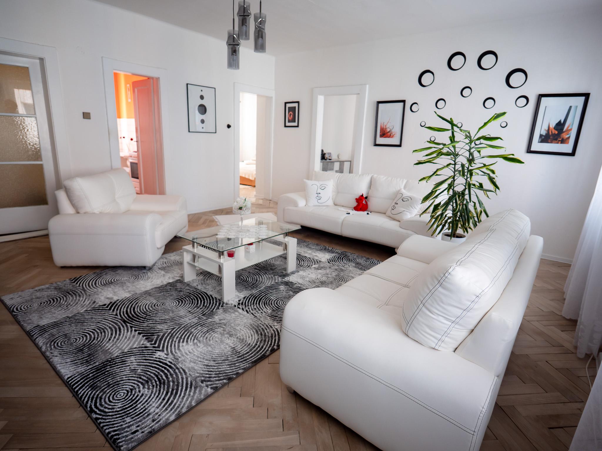 3-izbový, nadštandardne veľký byt s balkónom -  Krompachy