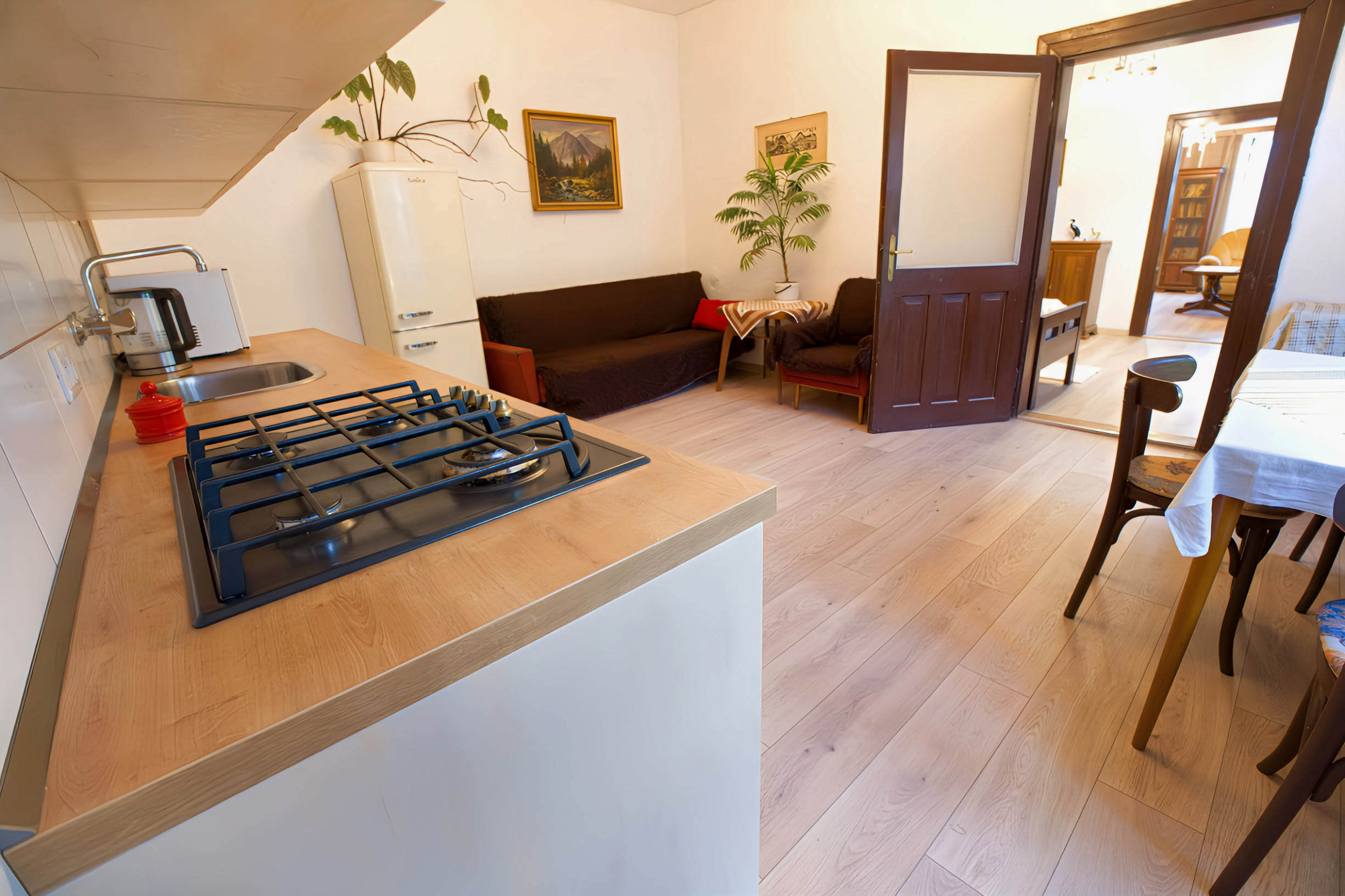 Rekonštruovaný RD so slnečnou záhradou, garážou v obci Smižany
