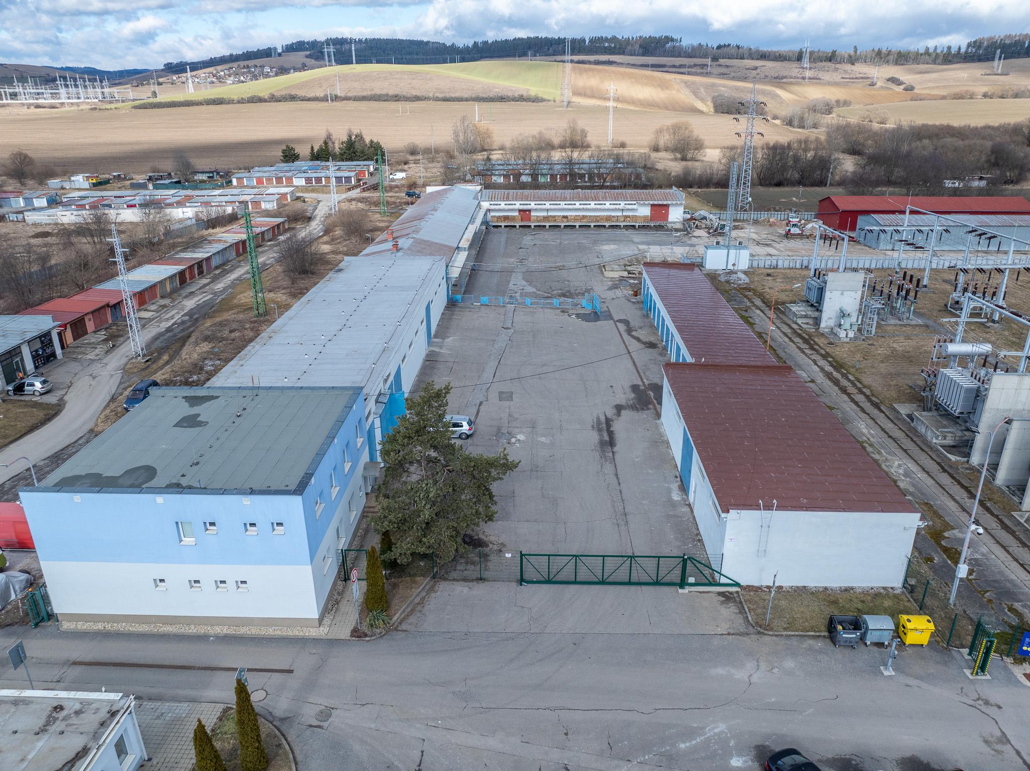 PRENÁJOM! Hala (189 m2) s kanceláriou (48 m2), AREÁL ZÁPAD SNV