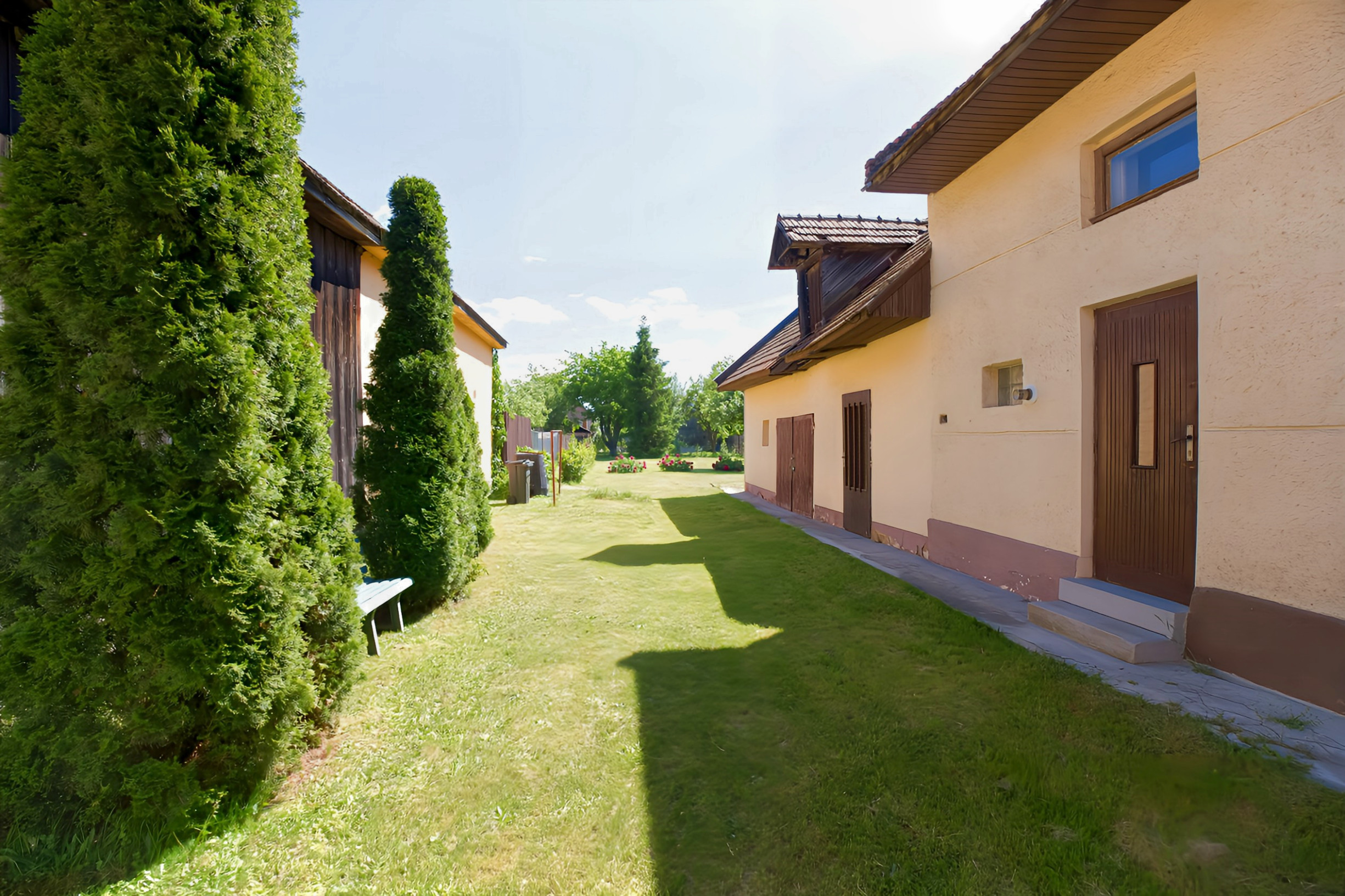Rekonštruovaný RD so slnečnou záhradou, garážou v obci Smižany