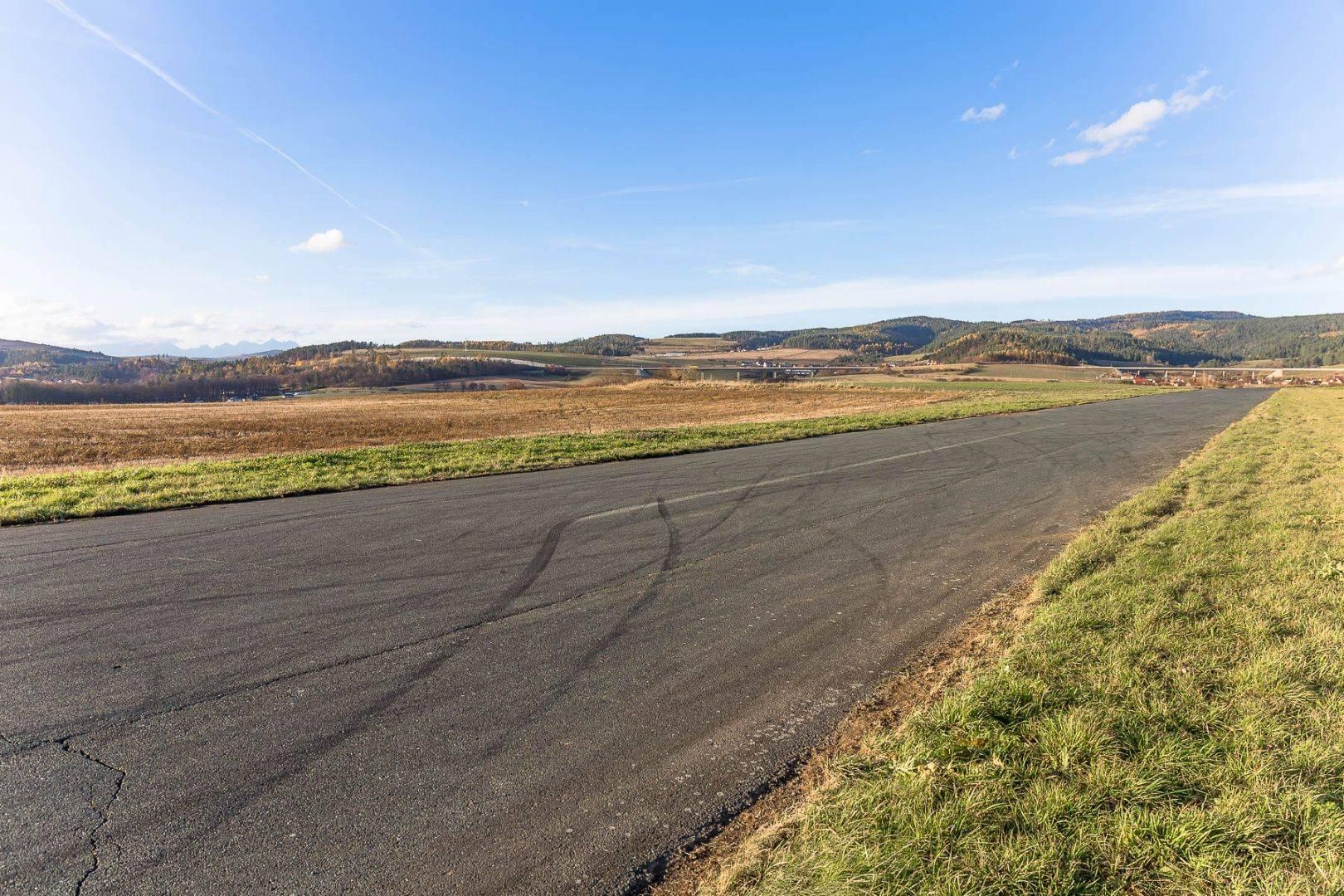 Atraktívny pozemok na podnikanie (3 ha) pri Klčove