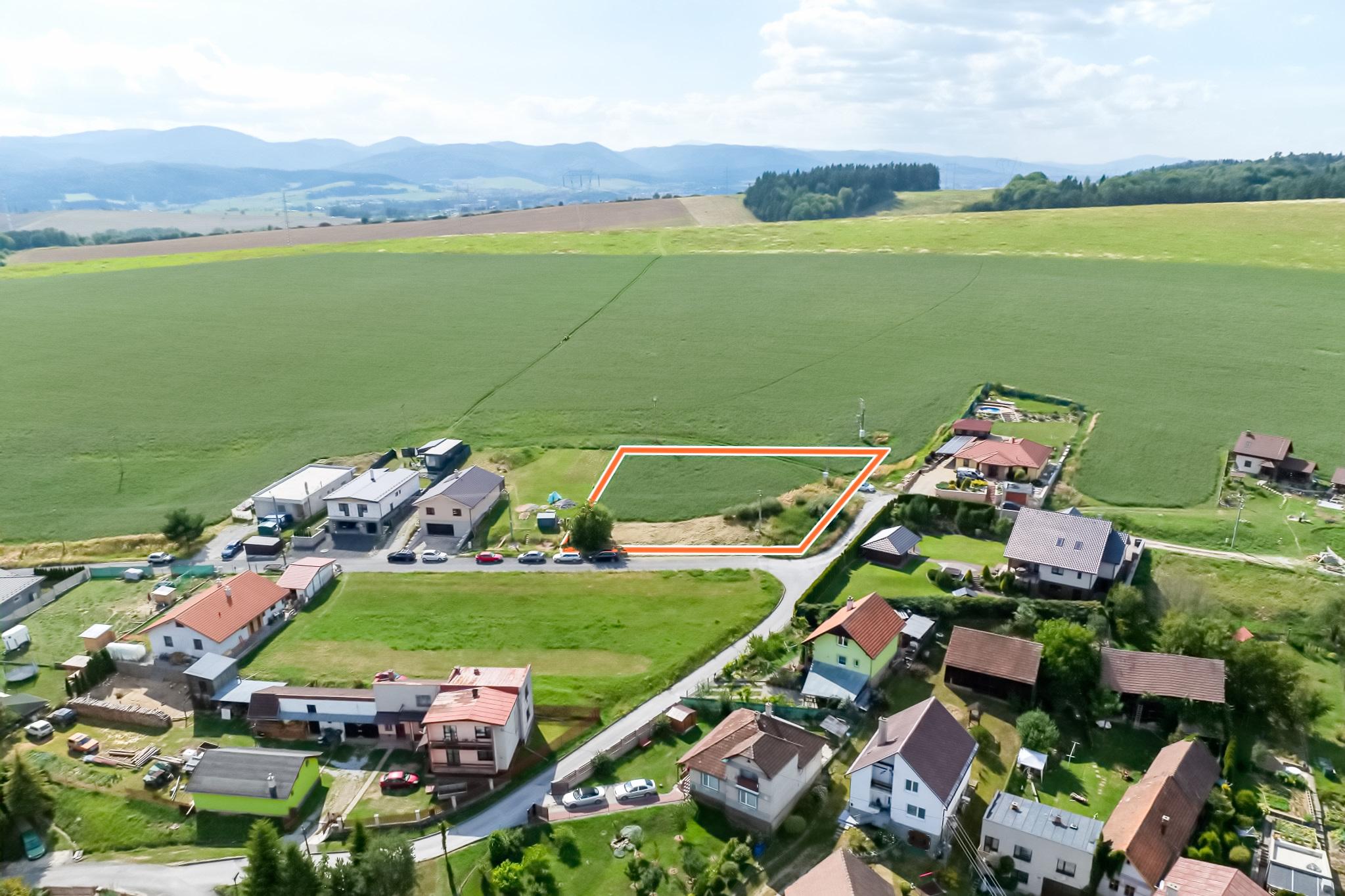 Pozemok (1948 m2) vhodný aj pre developera Danišovce