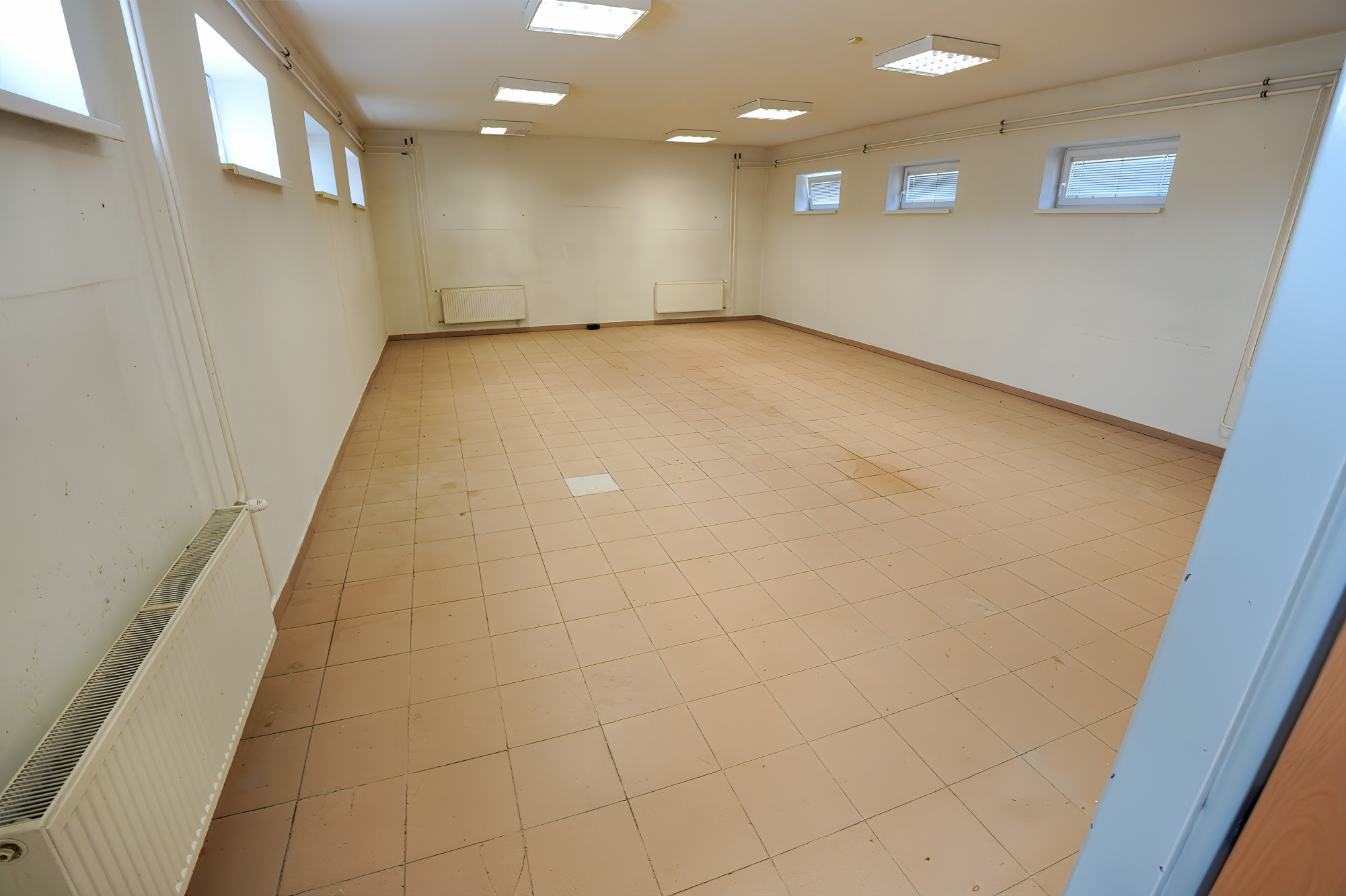 PRENÁJOM! Podn. priestor (80 m2) v AREÁLI ZÁPAD Spišská Nová Ves
