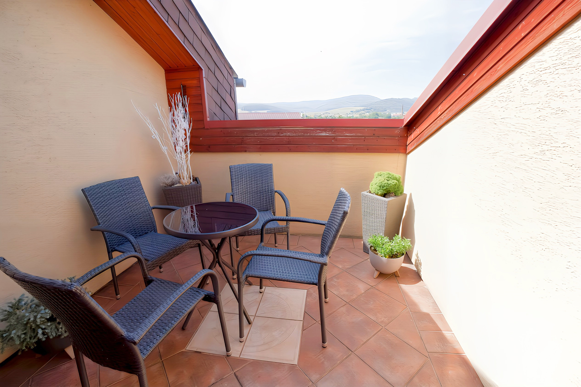 Atraktívny 4-izbový podkrovný byt (120 m2) s terasou Sp. Nová Ves