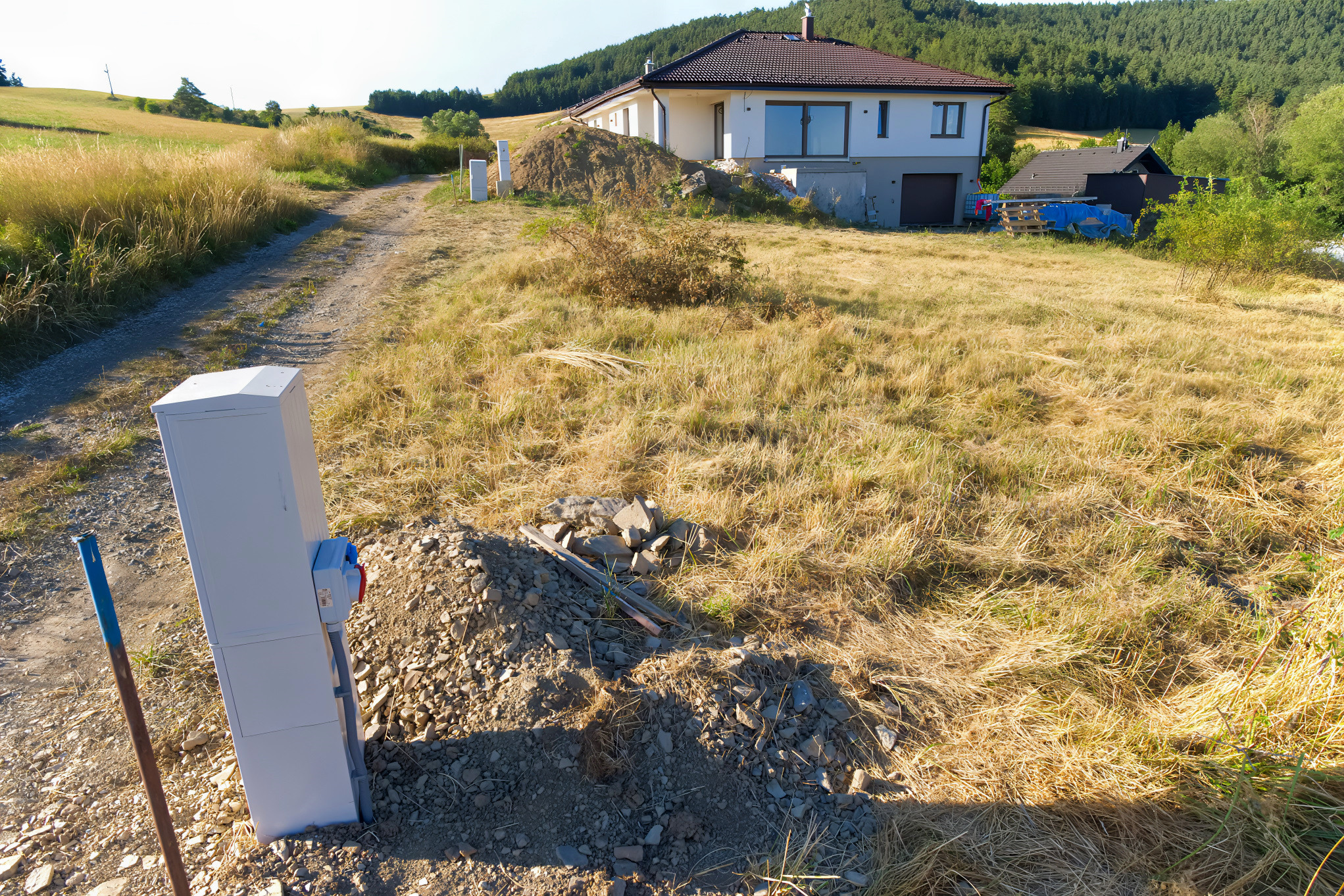 Stavebný pozemok (1000 m2) na križovatke ciest Čenčice