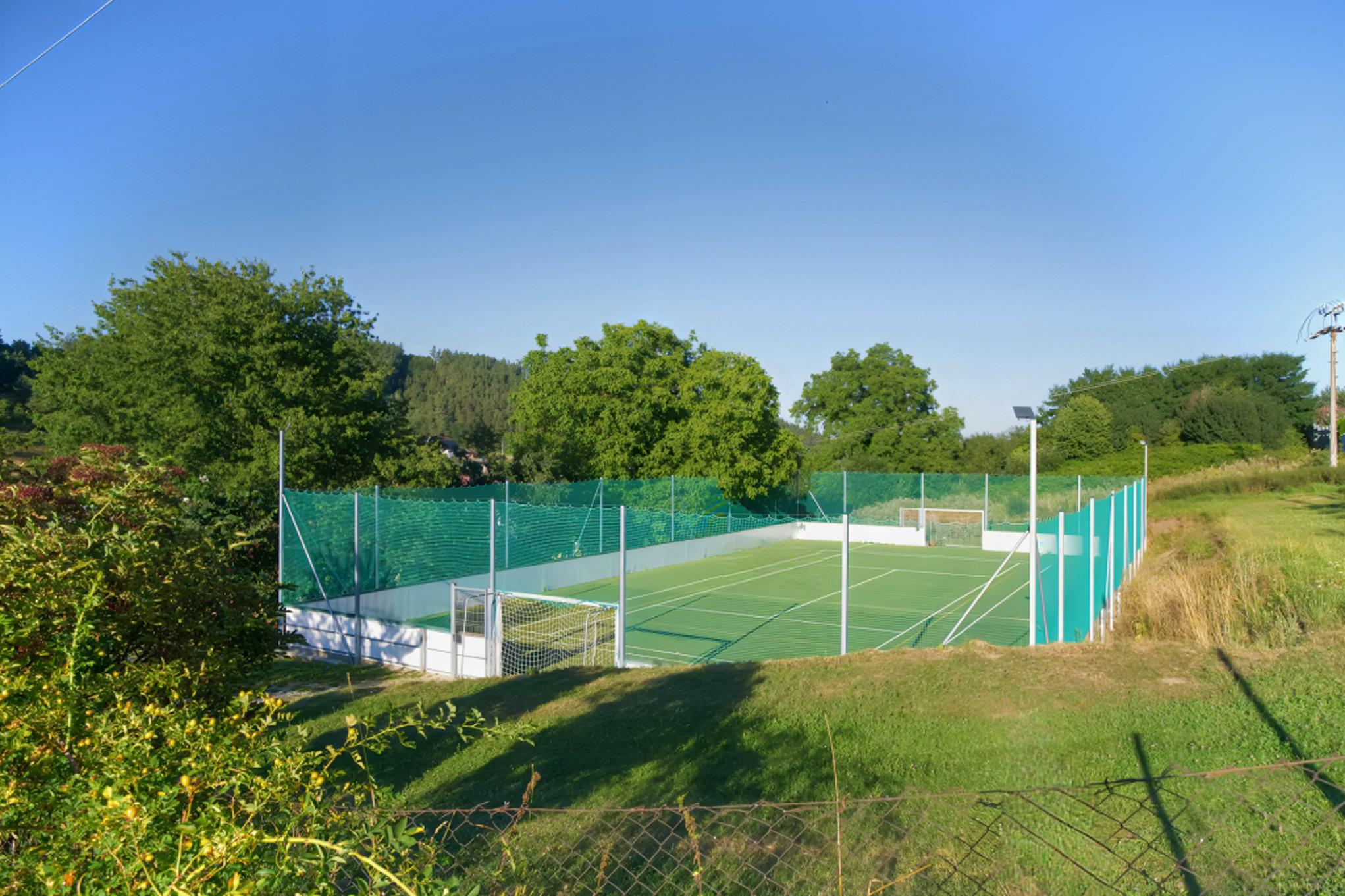 Stavebný pozemok (1 251 m²) s IS, dvojitým prístupom a výhľadom, Dravce