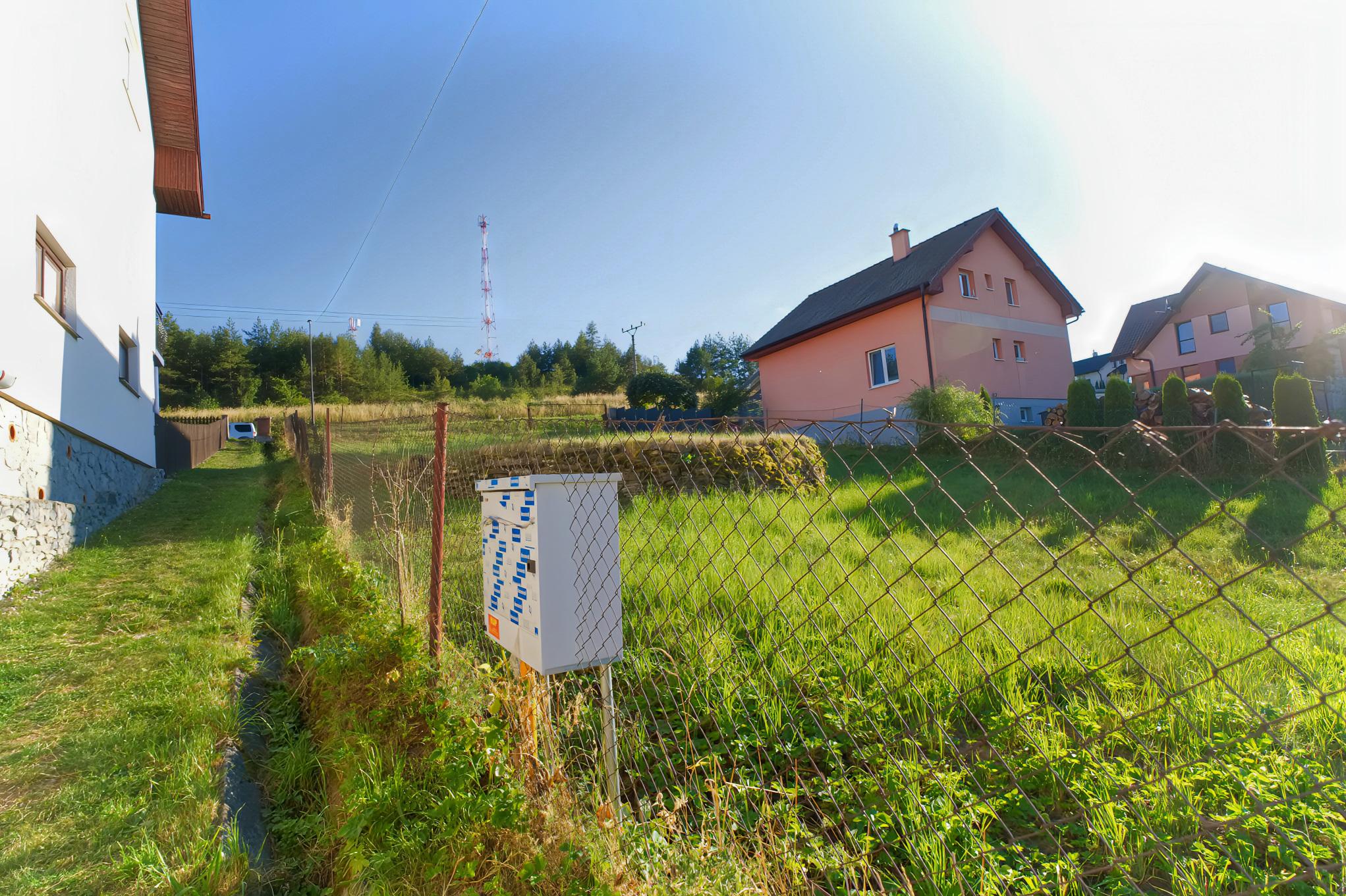 Stavebný pozemok (1 251 m²) s IS, dvojitým prístupom a výhľadom, Dravce