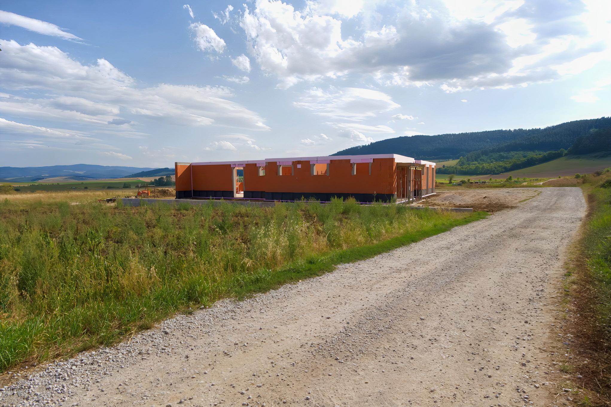 Stavebný pozemok (1 447 m²) rovinatý, s výhľadmi, Spišský Hrhov
