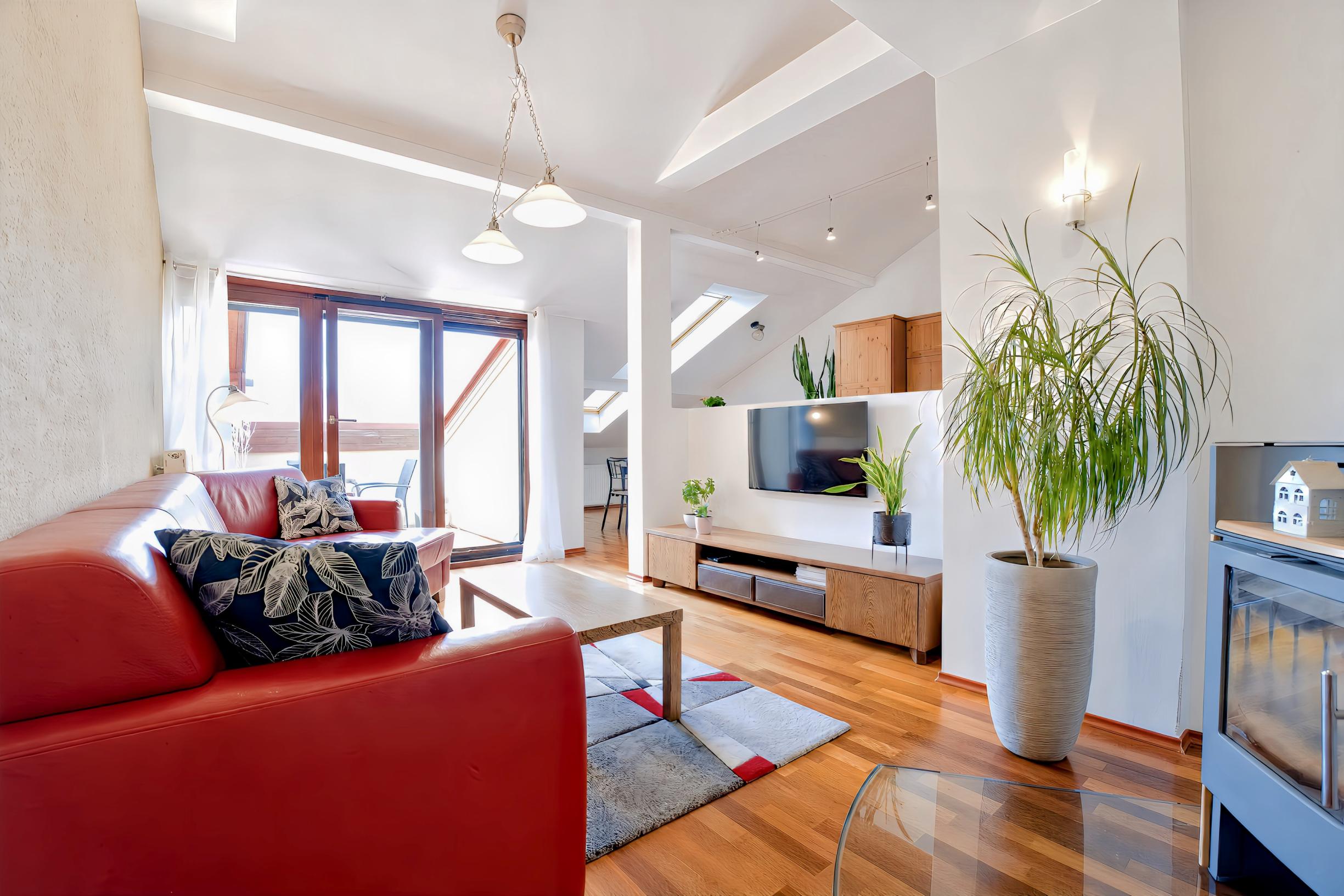 Atraktívny 4-izbový podkrovný byt (120 m2) s terasou Sp. Nová Ves