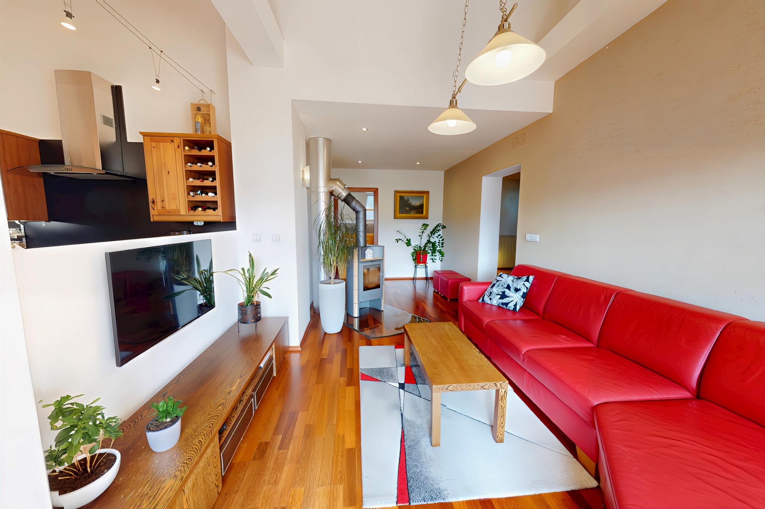 Atraktívny 4-izbový podkrovný byt (120 m2) s terasou Sp. Nová Ves