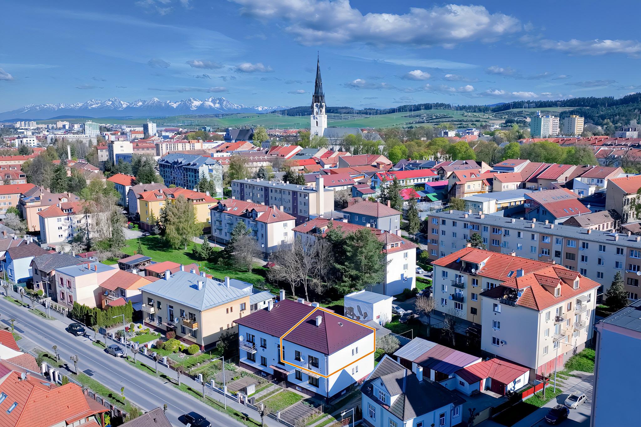 Byt 3+1 (109 m²) s 2 balkónmi, garážou a záhradou, centrum SNV