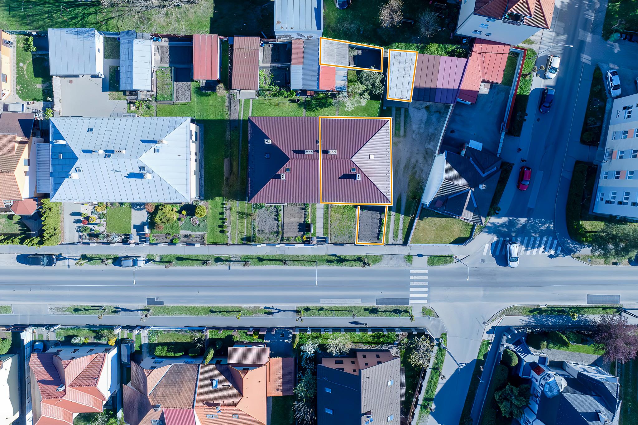 Byt 3+1 (109 m²) s 2 balkónmi, garážou a záhradou, centrum SNV