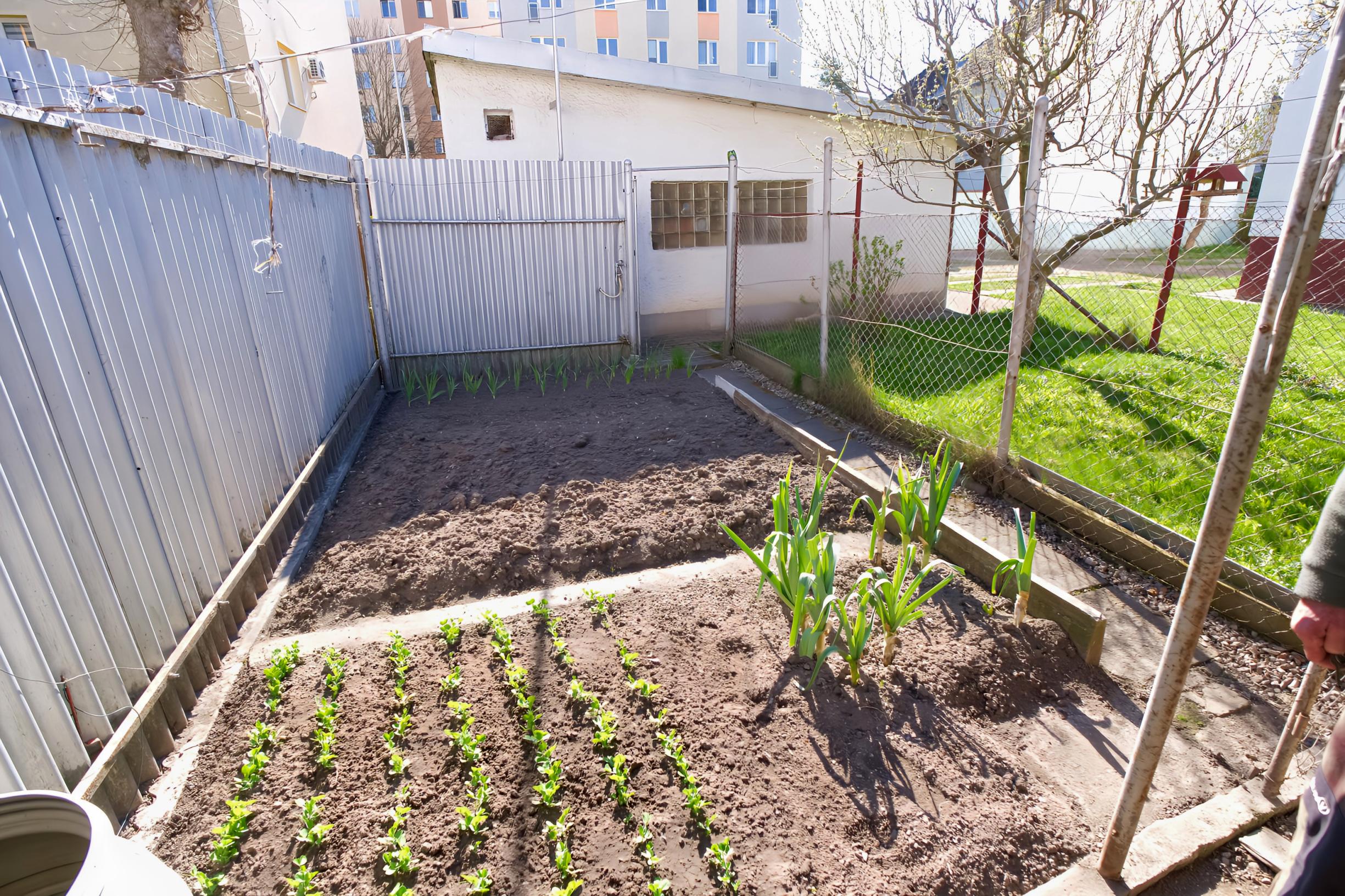 Byt 3+1 (109 m²) s 2 balkónmi, garážou a záhradou, centrum SNV