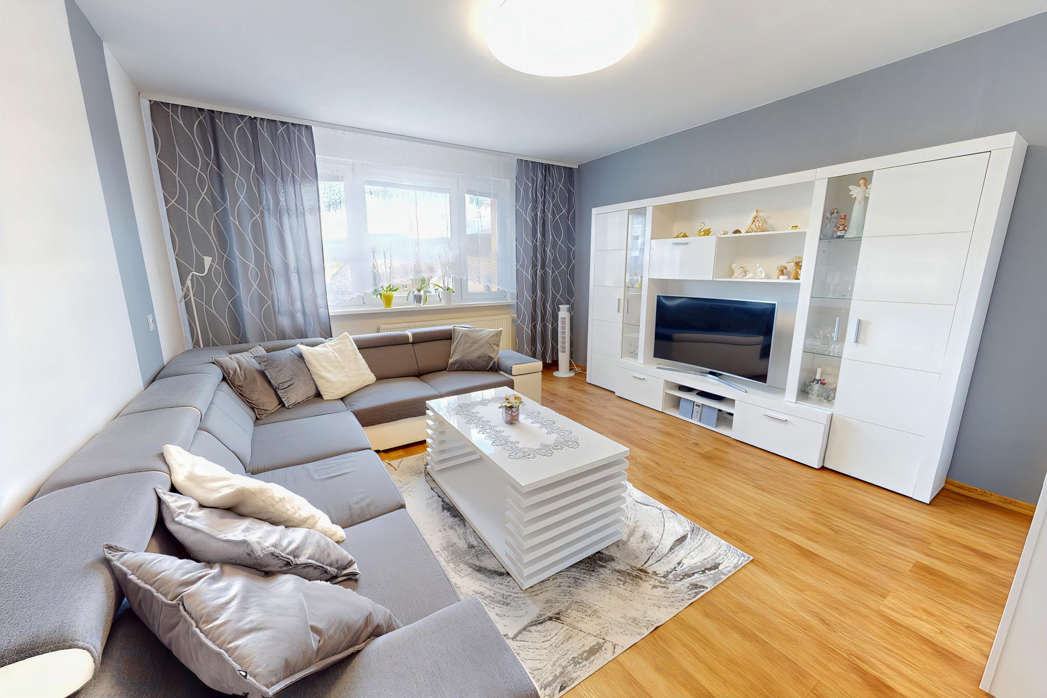 Byt 3+1 (73 m2) s loggiou sídl. Západ I. SNV