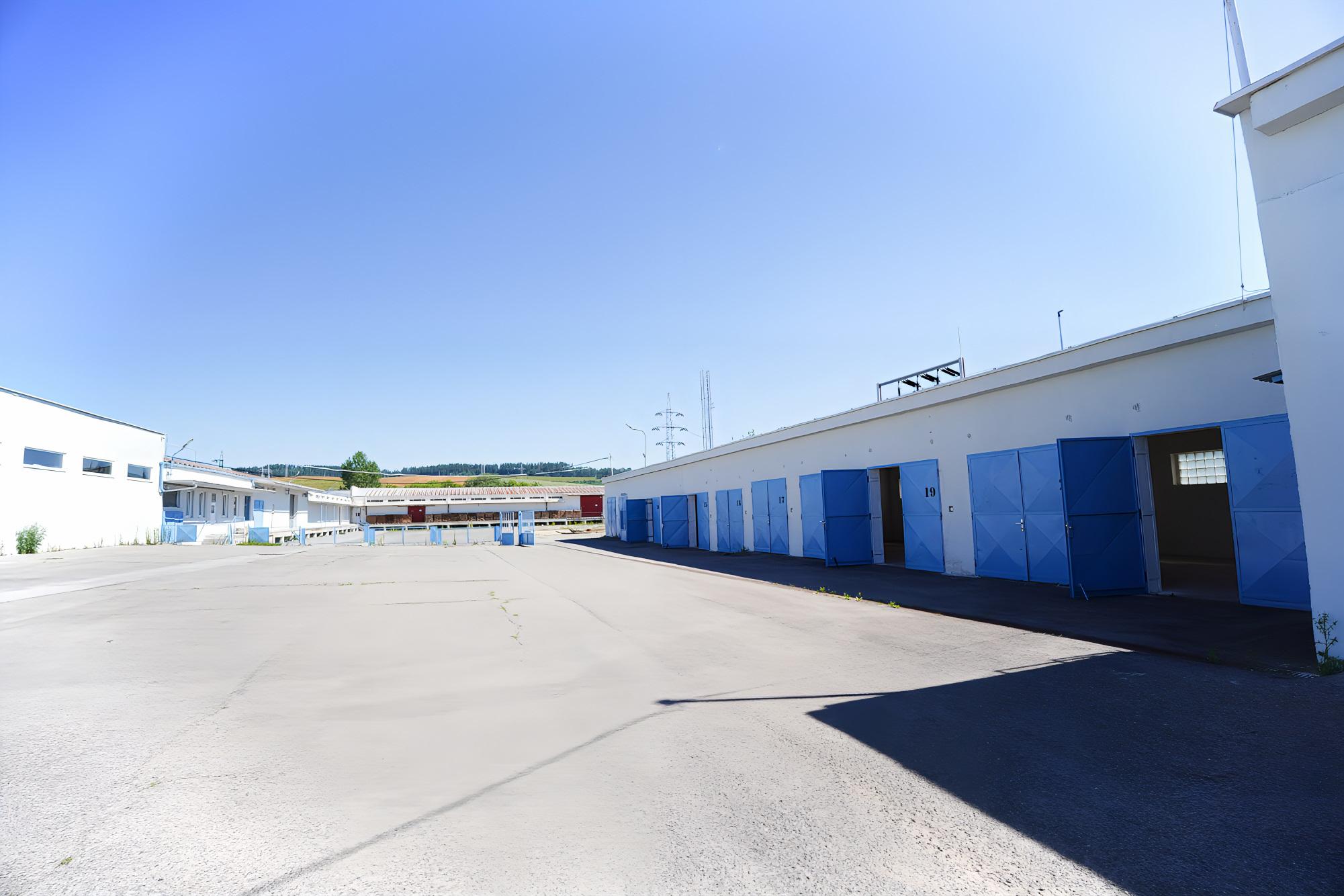 PRENÁJOM! Garáže v AREÁLI ZÁPAD Spišská Nová Ves