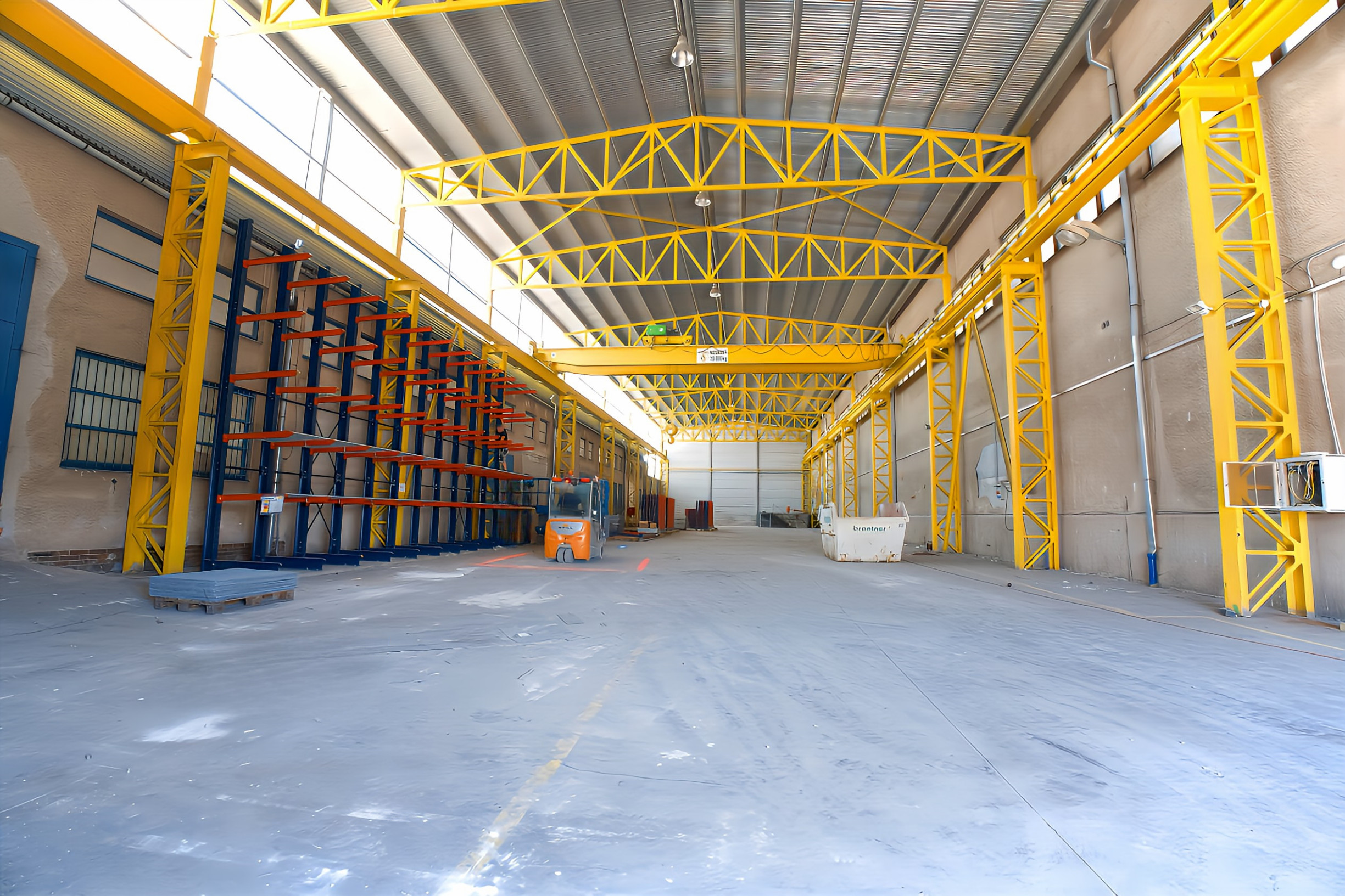 NA PRENÁJOM! Skladová hala 1100m² so žeriavom 20t - Spišská Nová Ves