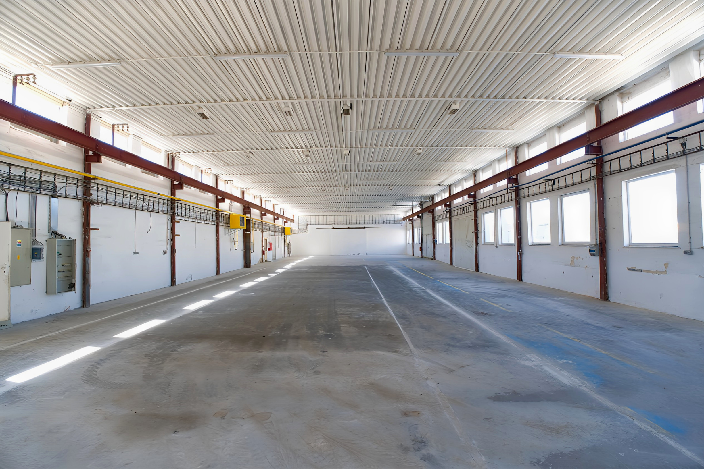 NA PRENÁJOM! Rekonštruovaná výrobná hala 800 m² Spišská Nová Ves