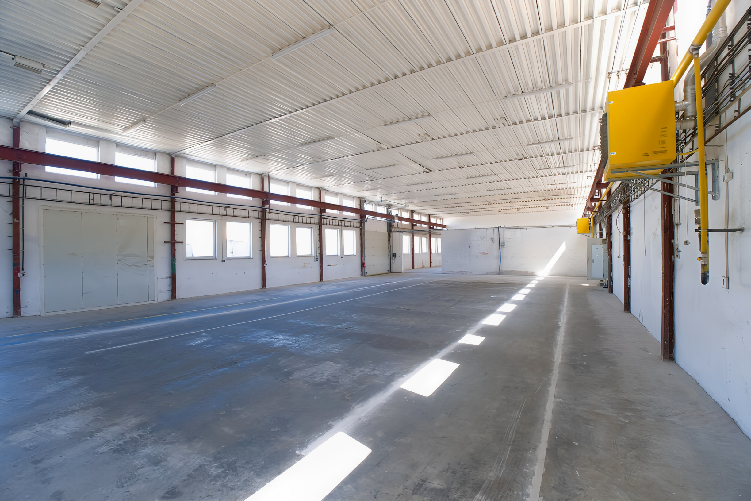 NA PRENÁJOM! Rekonštruovaná výrobná hala 800 m² Spišská Nová Ves