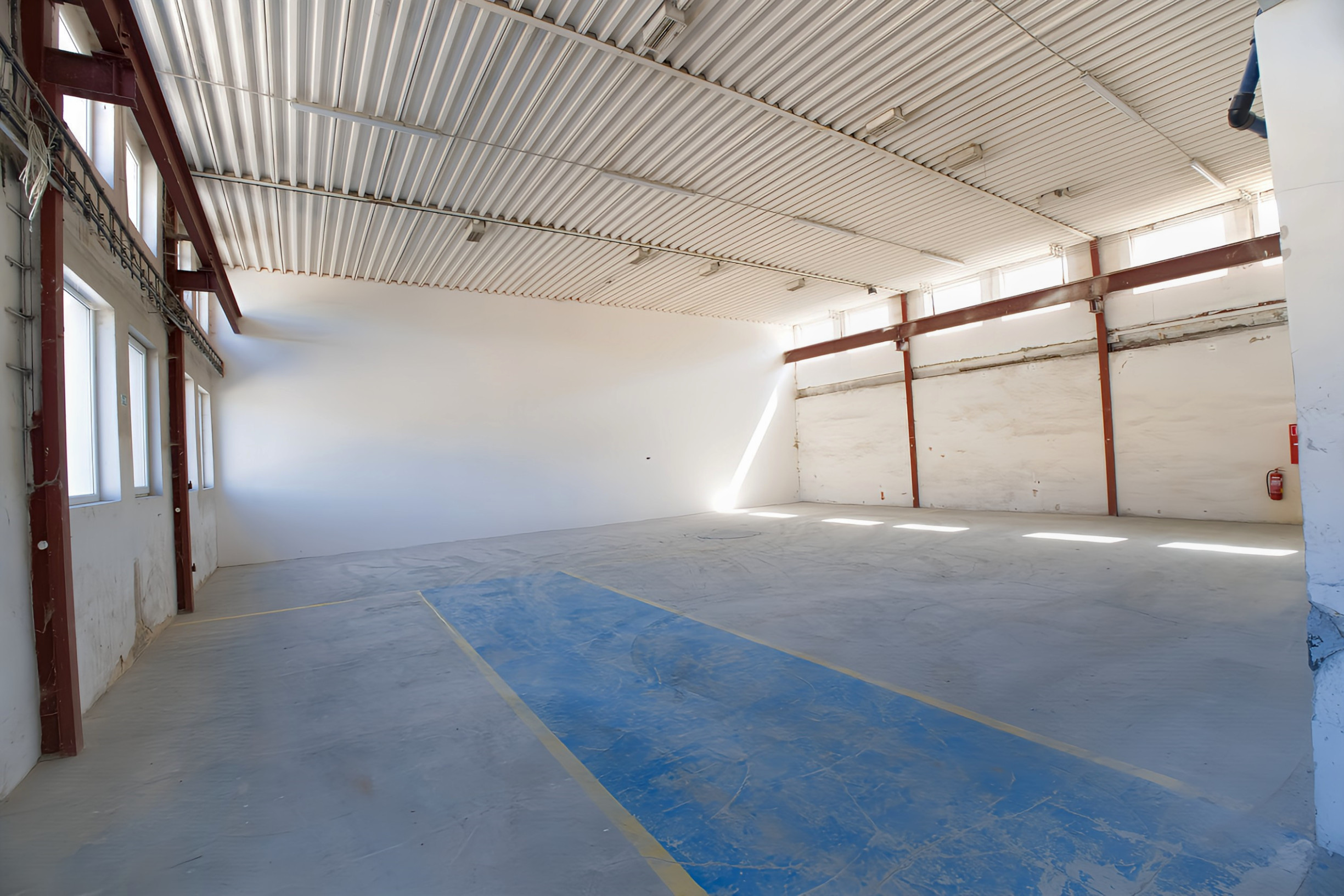 NA PRENÁJOM! Rekonštruovaná výrobná hala 800 m² Spišská Nová Ves