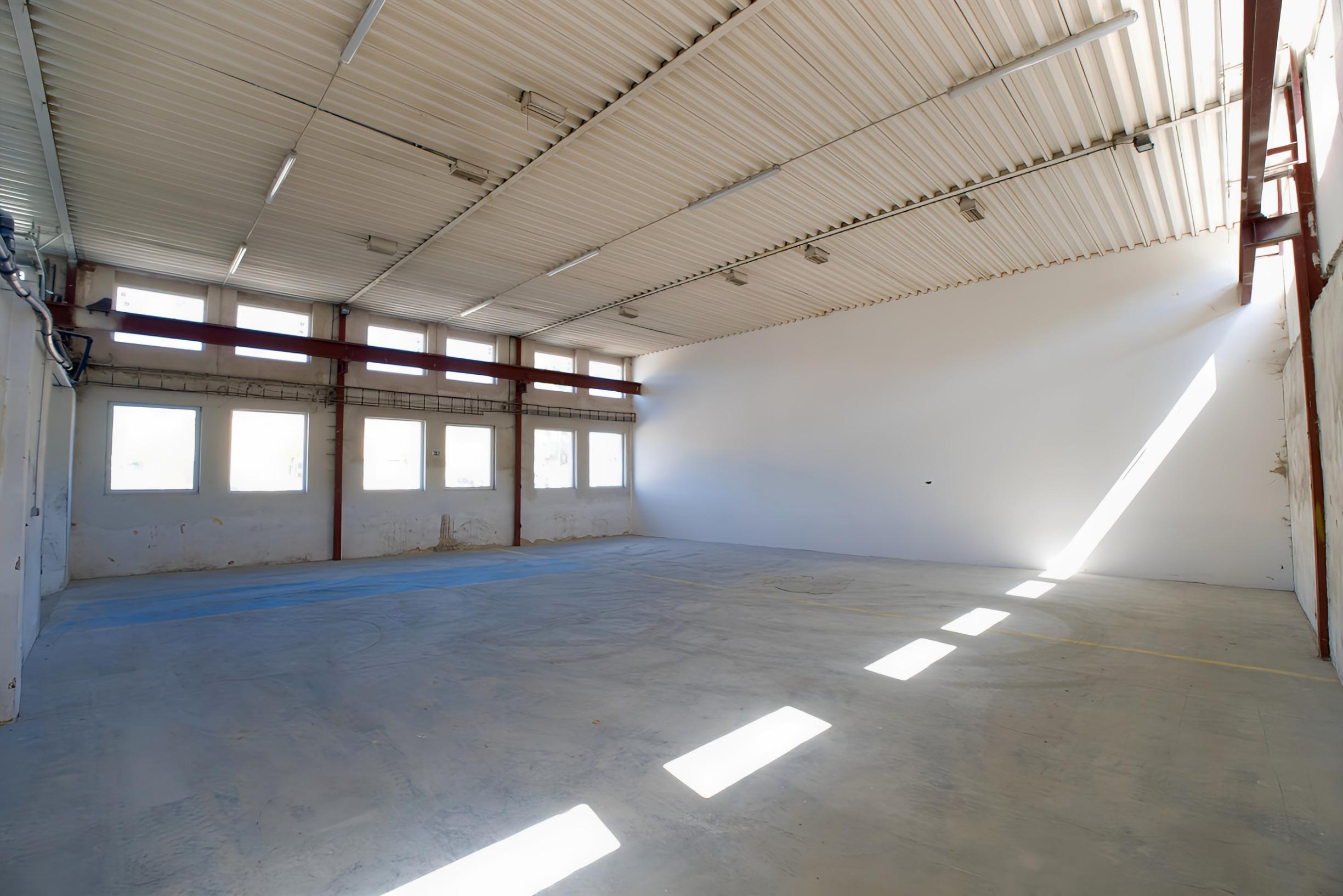 NA PRENÁJOM! Rekonštruovaná výrobná hala 800 m² Spišská Nová Ves