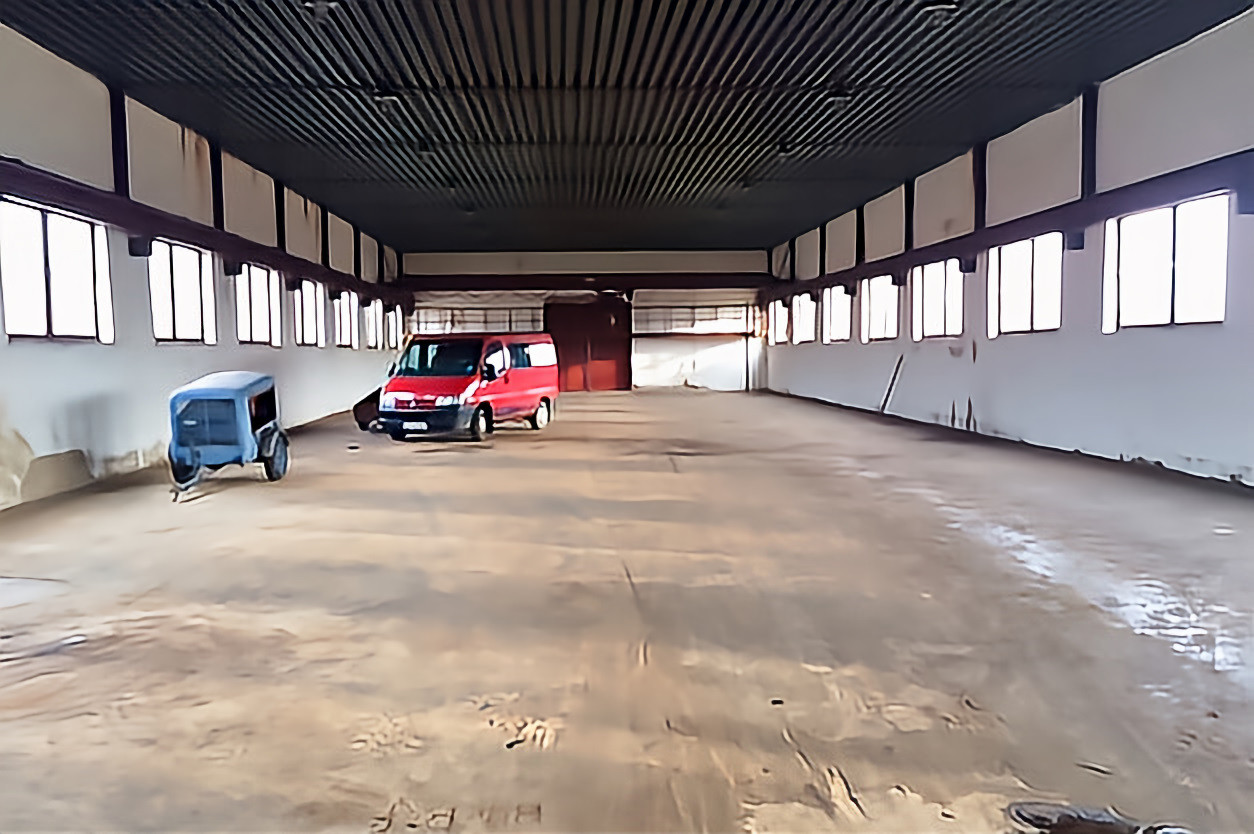 PRENÁJOM! Hala (702 m2) podnikateľský areál pri diaľnici Levoča