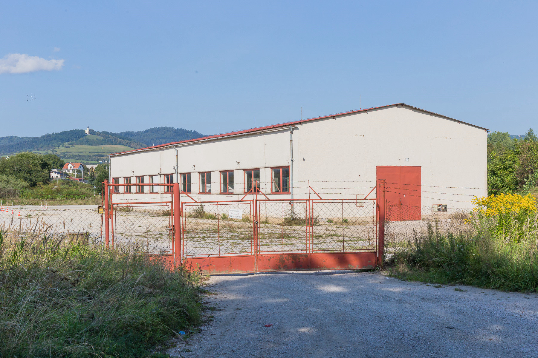 PRENÁJOM! Hala (702 m2) podnikateľský areál pri diaľnici Levoča