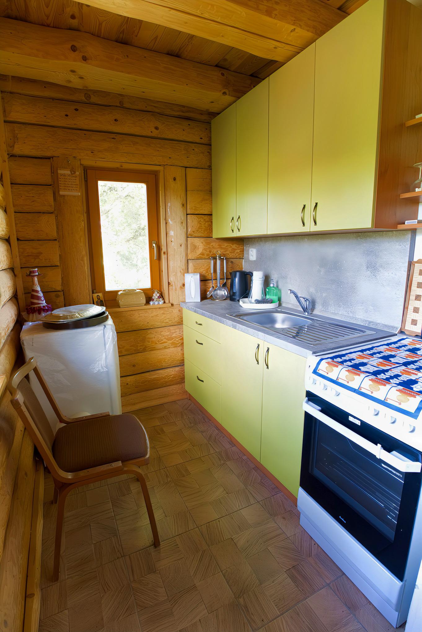 Zrubová chata – novostavba (907 m²), Závada, Levočské vrchy