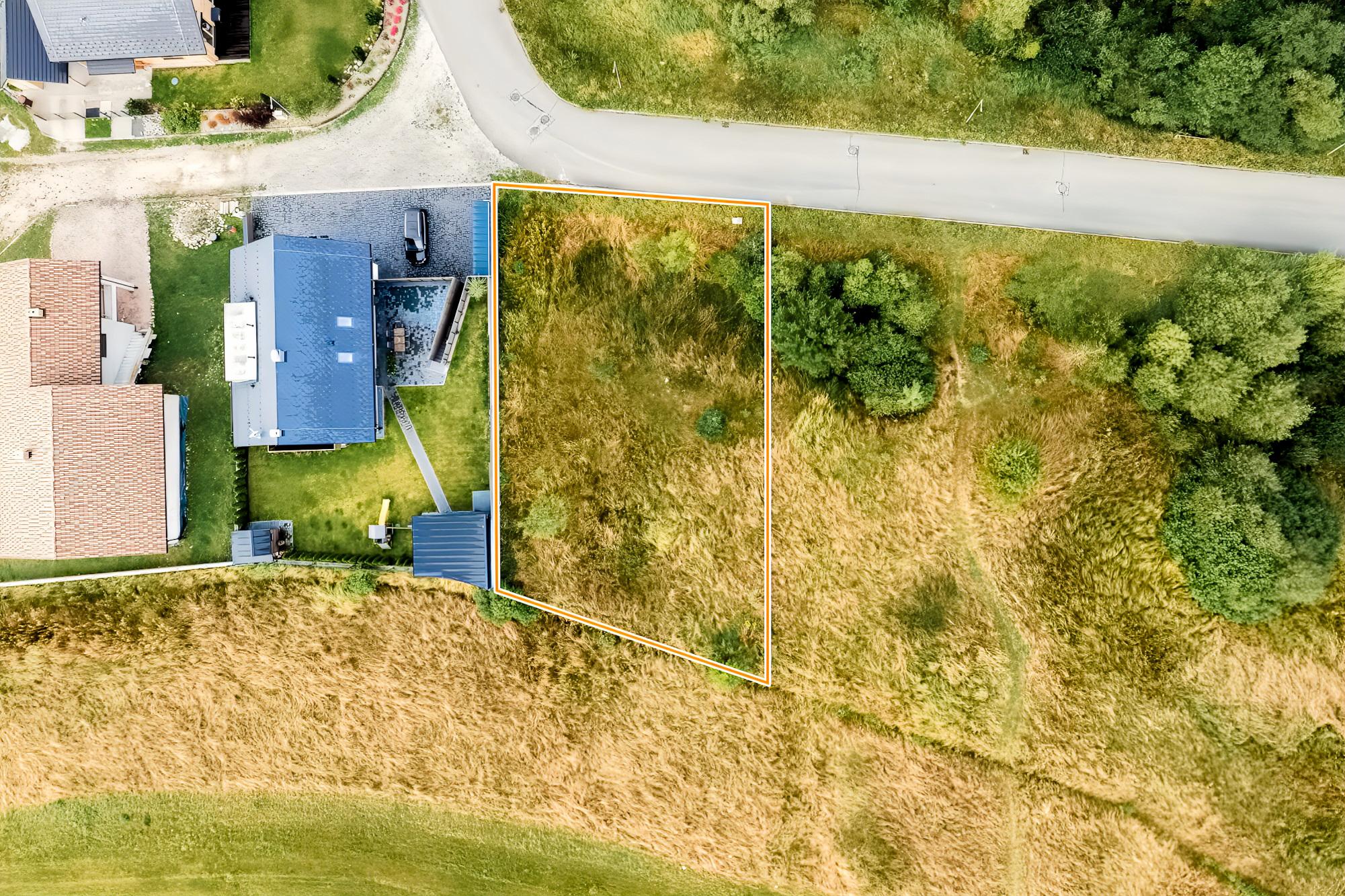 Stavebný pozemok (644 m²) s výhľadom na Tatry pri golfe, Veľká Lomnica