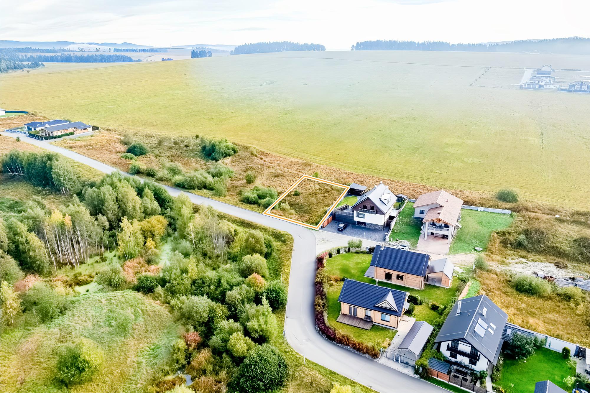 Stavebný pozemok (644 m²) s výhľadom na Tatry pri golfe, Veľká Lomnica