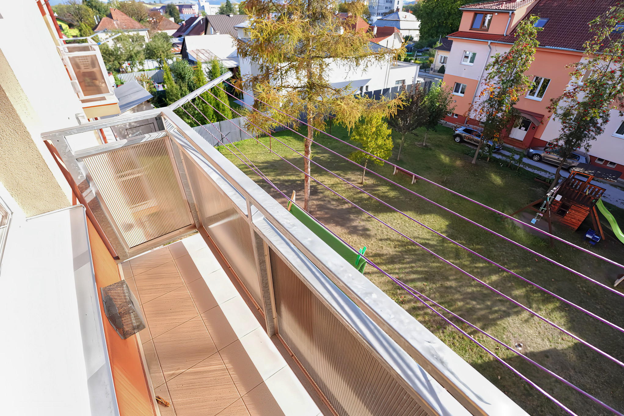 Tehlový byt 3-izbový (73 m²) s 2 balkónmi, centrum Spišská Nová Ves