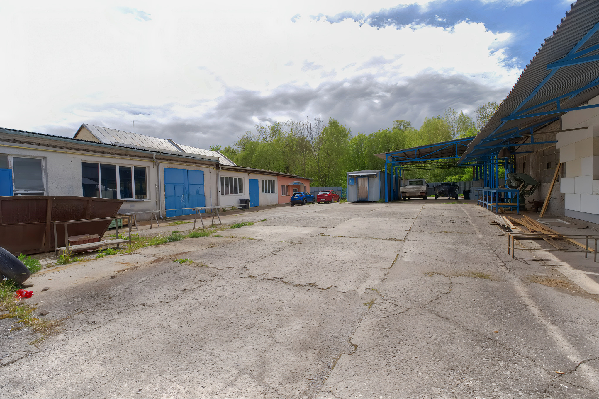 Komerčný pozemok (409 m²) s prístreškom v uzavretom areáli, Levoča