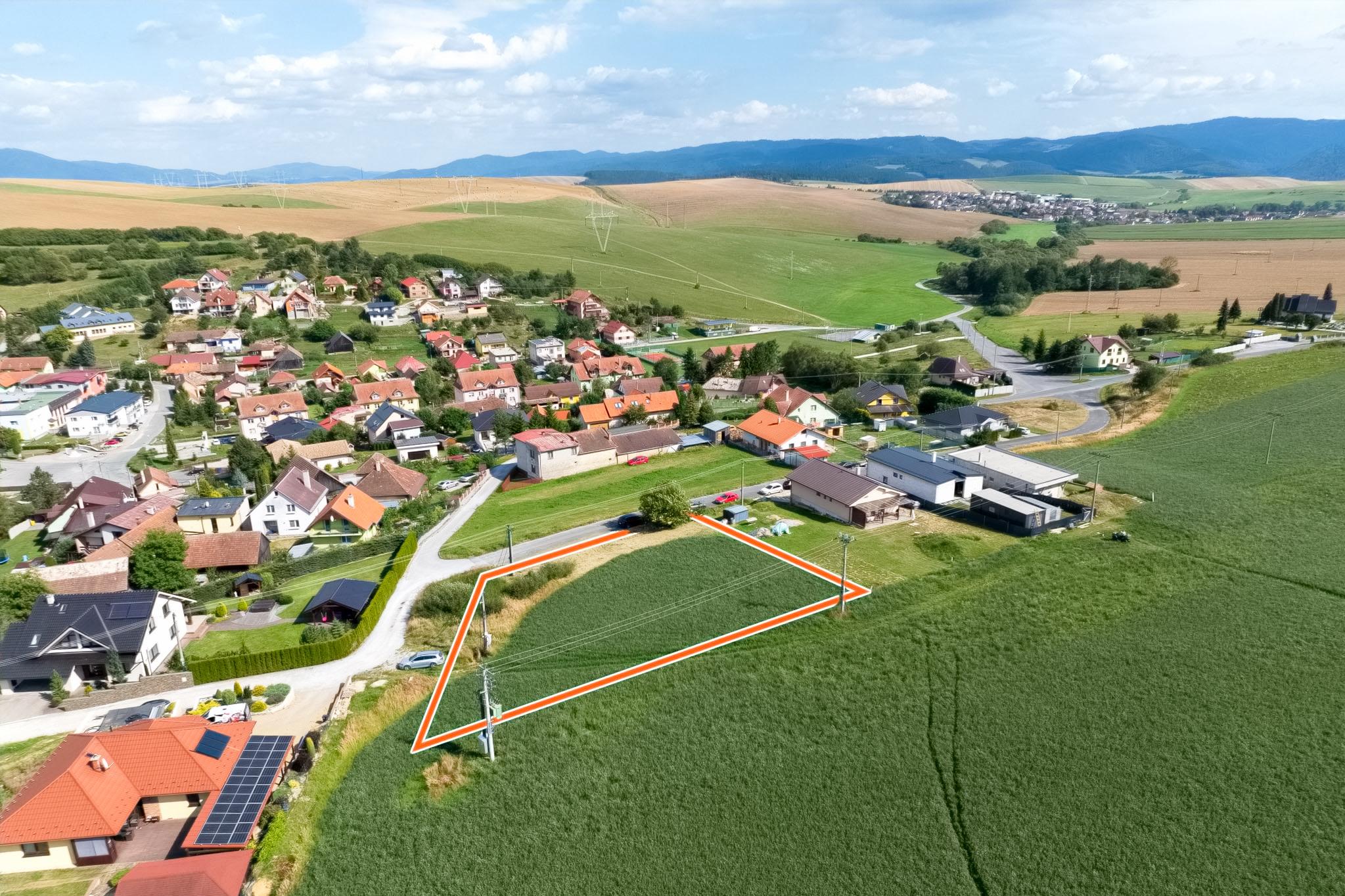 Pozemok (1948 m2) vhodný aj pre developera Danišovce