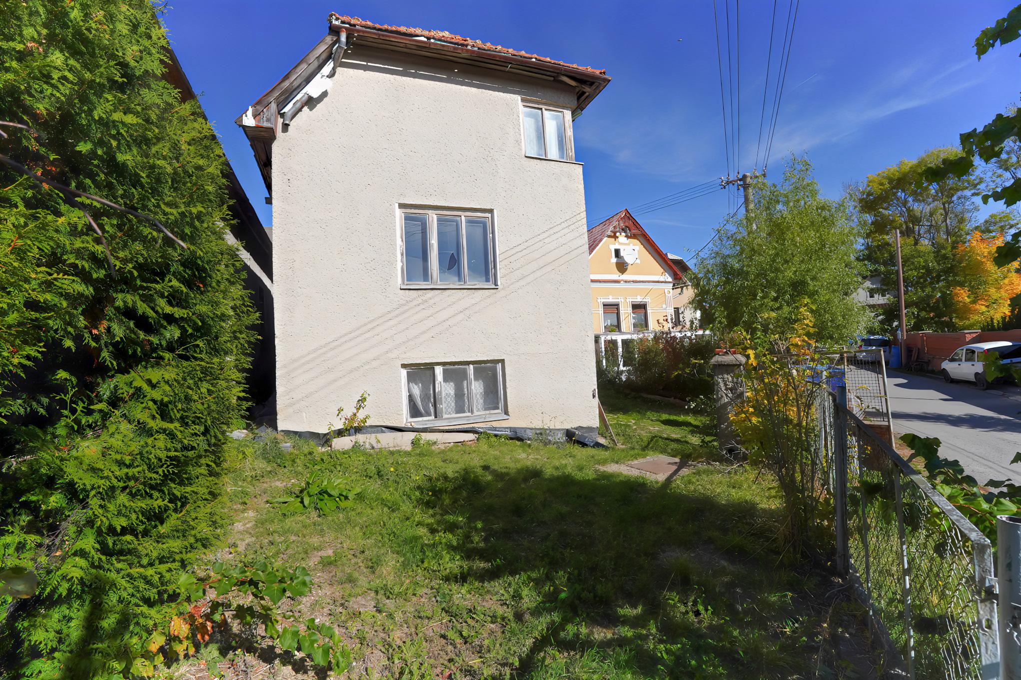 Rodinný dom (828 m²) s hospodárskou budovou, podtatranská obec Važec