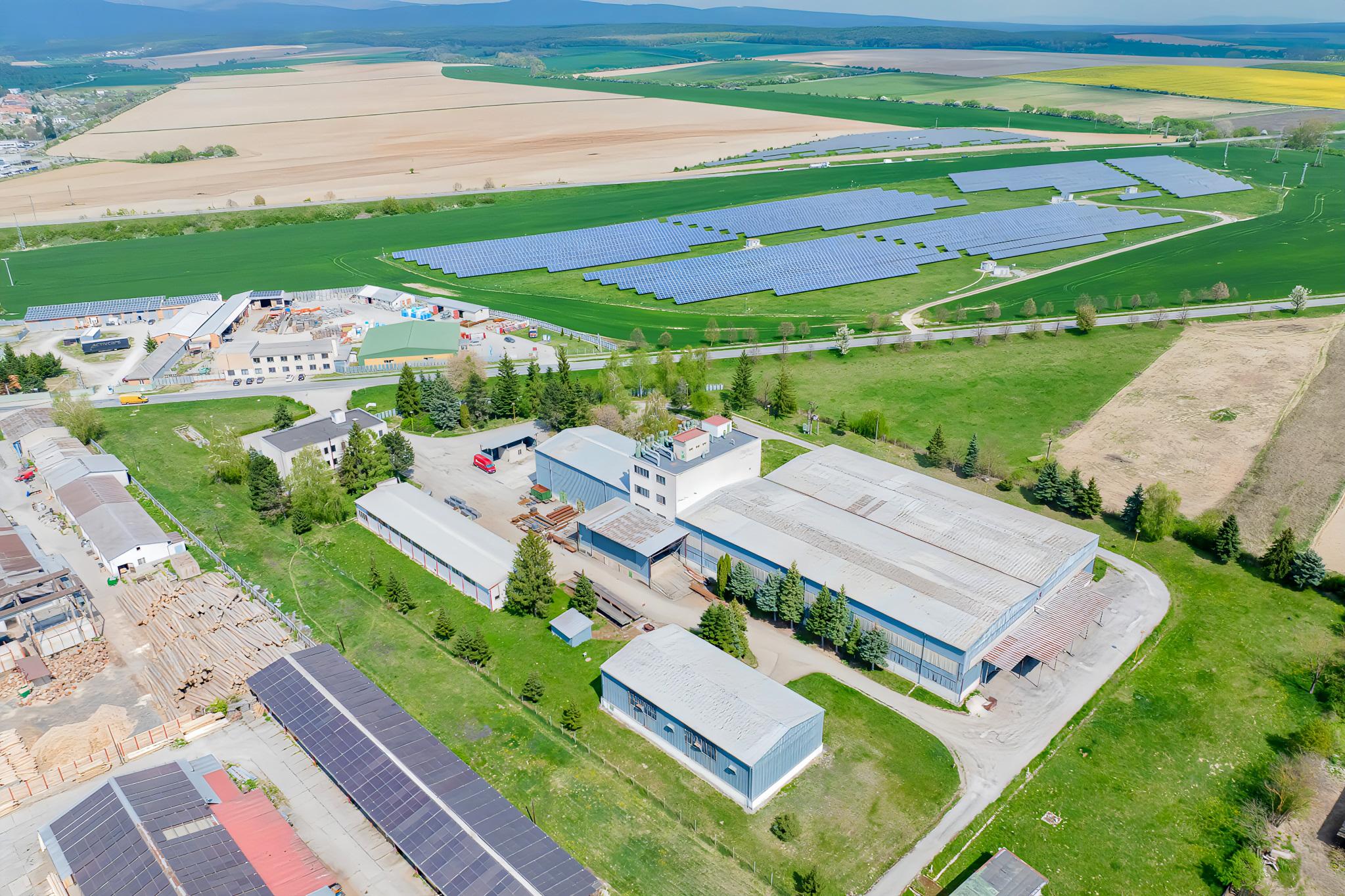 Podn. areál - adm, výroba, garáže, sklady (3,3 ha) neďaleko Košíc