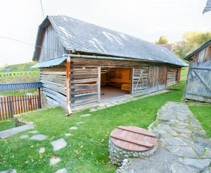 Chalupa s výhľadom na Levočské vrchy