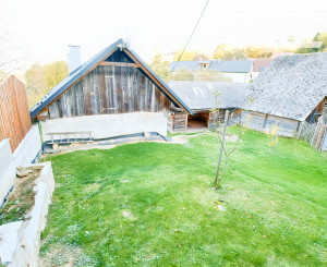 Chalupa s výhľadom na Levočské vrchy