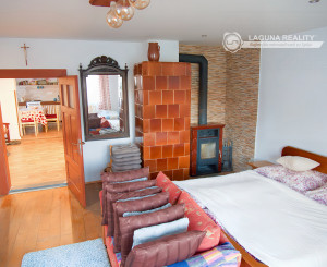 Chalupa s výhľadom na Levočské vrchy