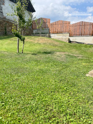 Chalupa s výhľadom na Levočské vrchy